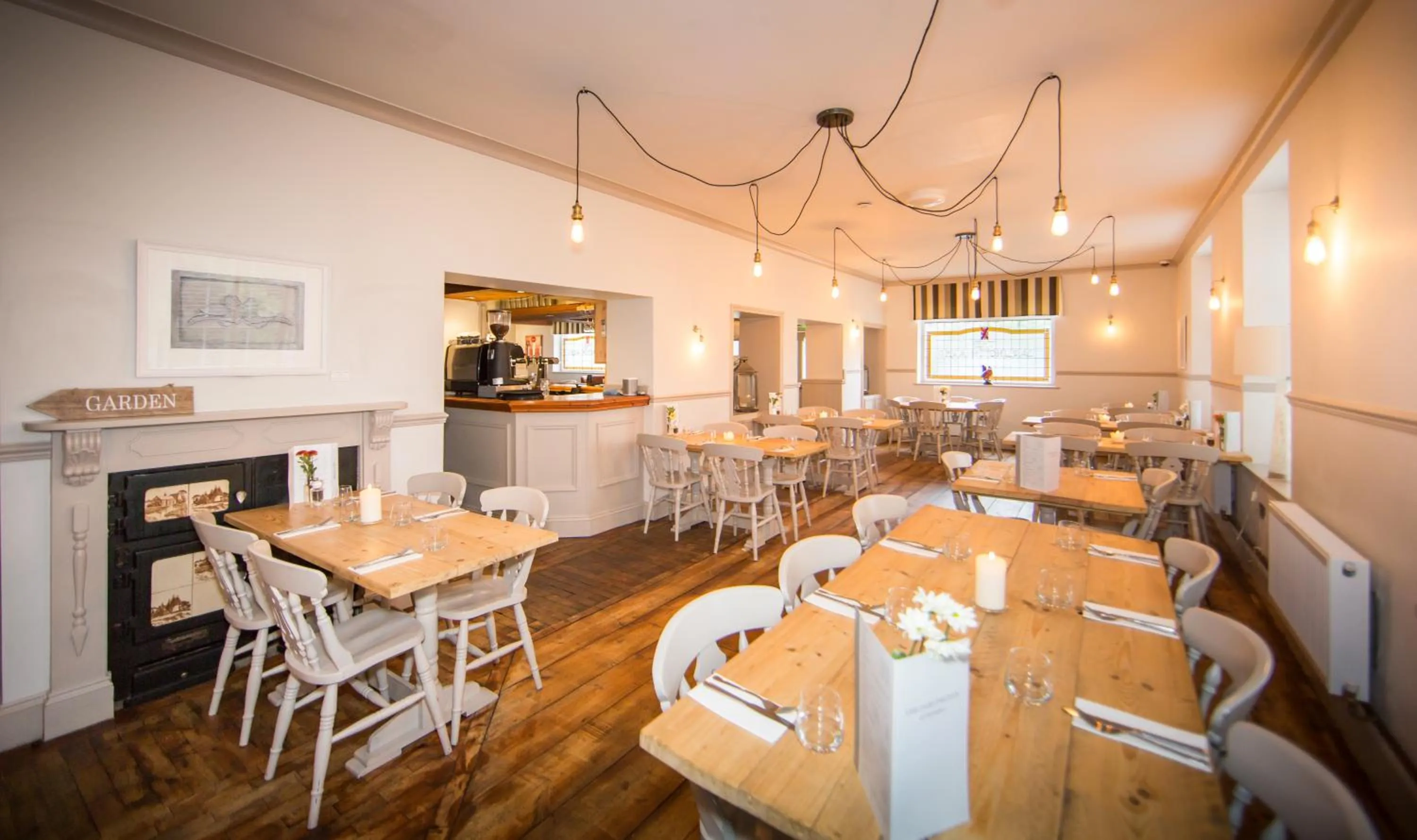 Restaurant/places to eat in Darlington Arms