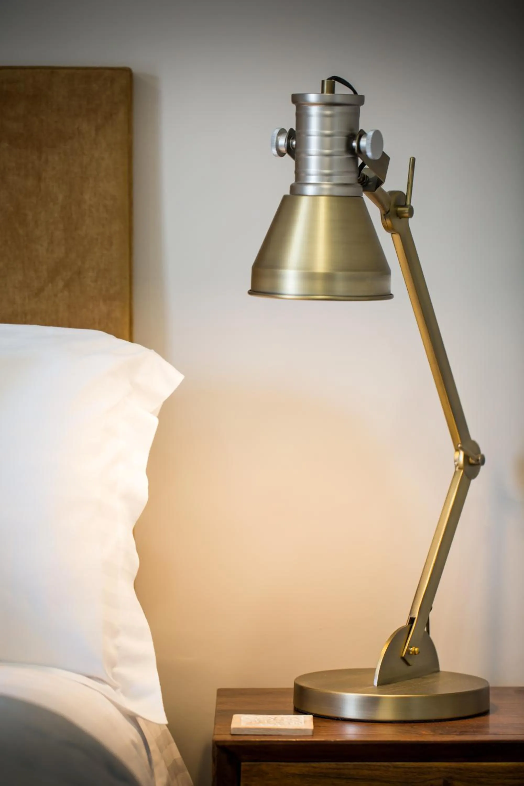 Bedroom, Bed in Darlington Arms