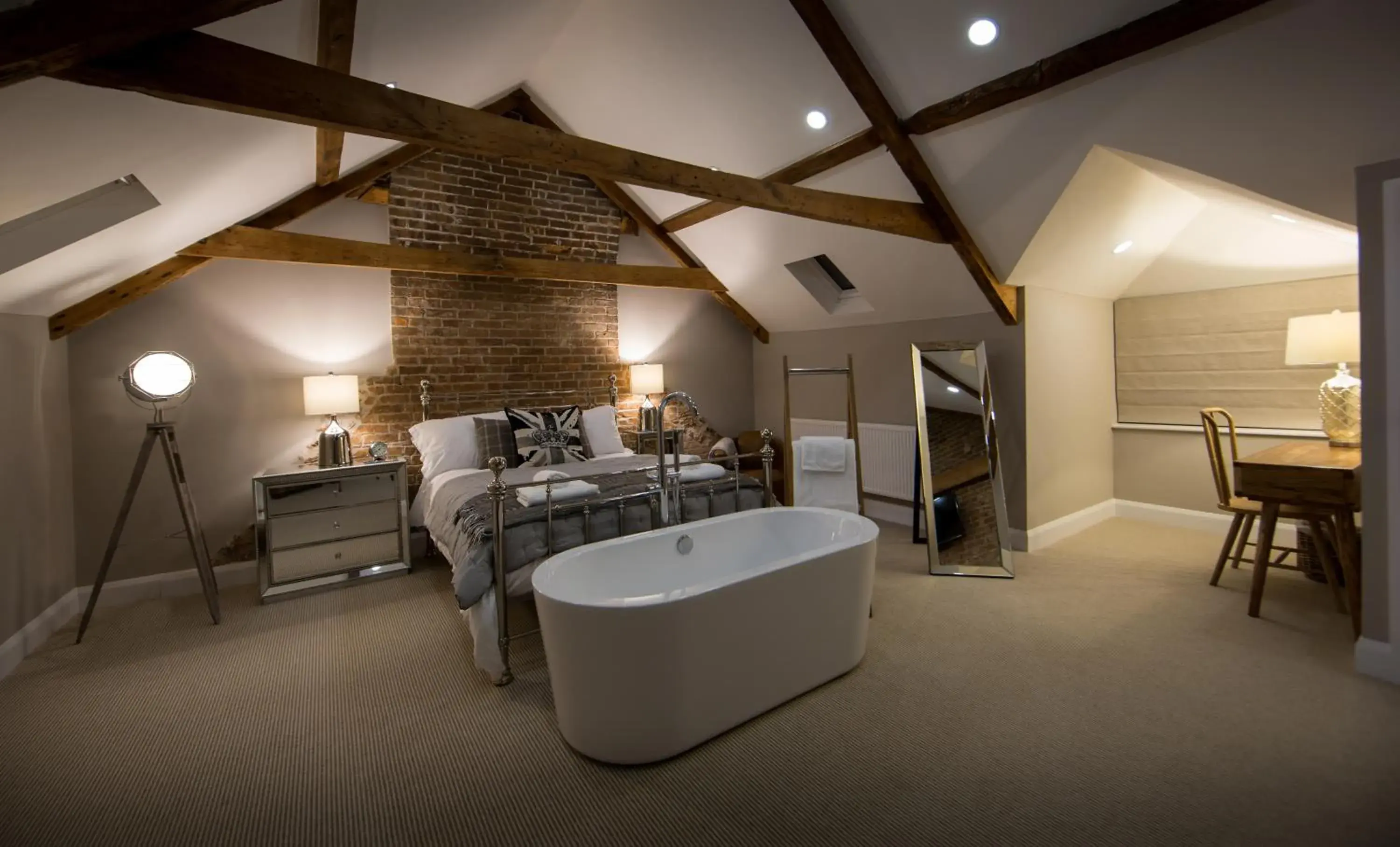 King Suite in Darlington Arms King Suite in Darlington Arms