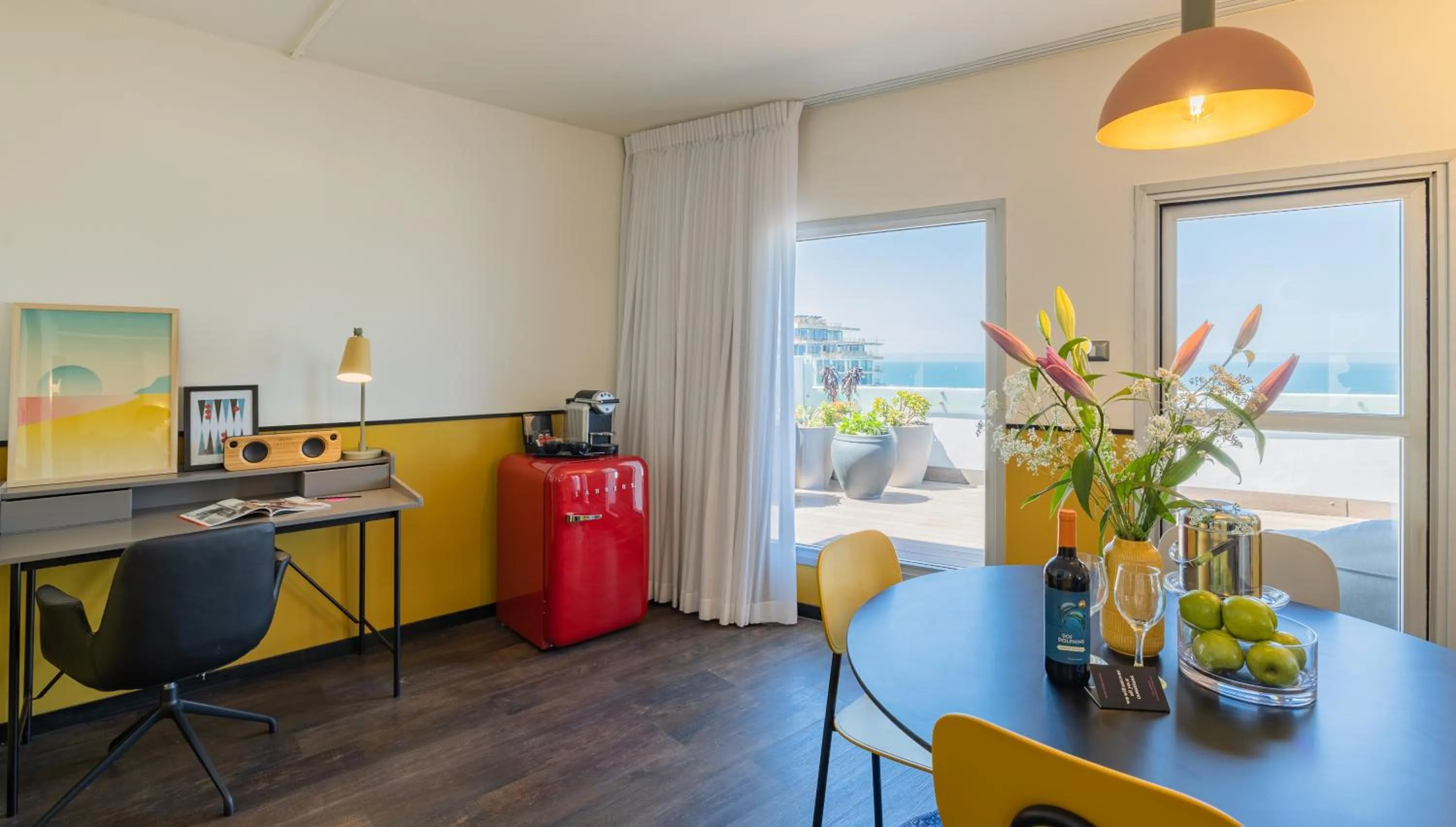 hair dresser in PLAY Seaport Suite Hotel TLV