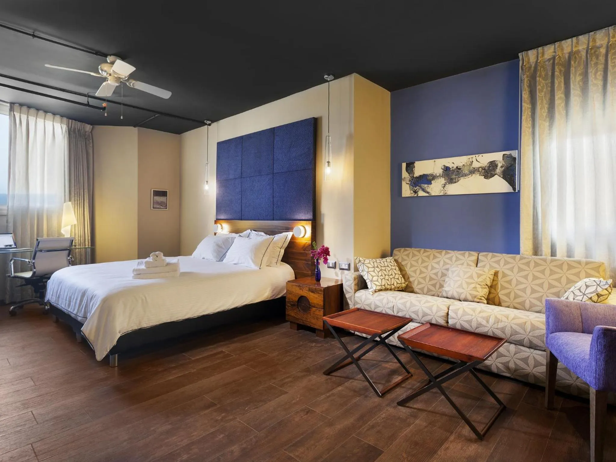 Bed in PLAY Seaport Suite Hotel TLV