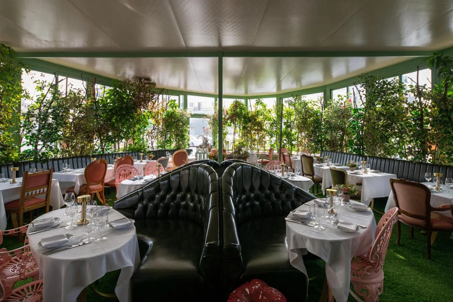 Restaurant/places to eat in PLAY Seaport Suite Hotel TLV