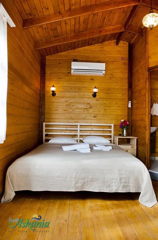 Bed in Iznik Askania