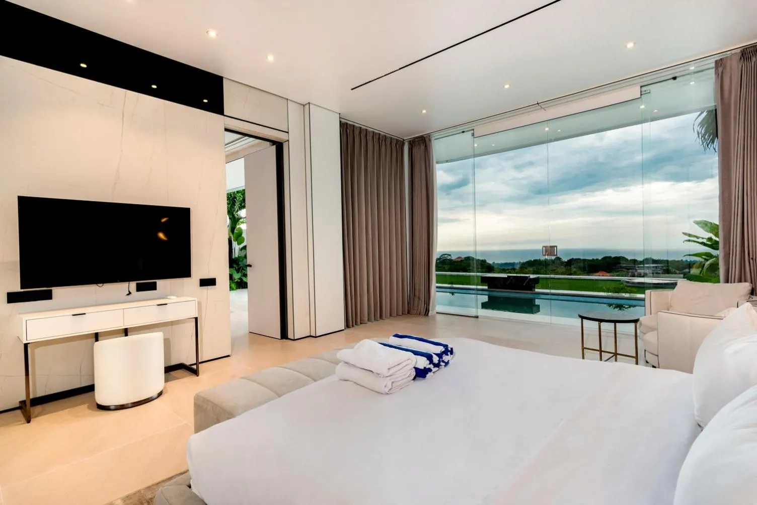 TV and multimedia, Bed in Sky Star Ocean View Uluwatu