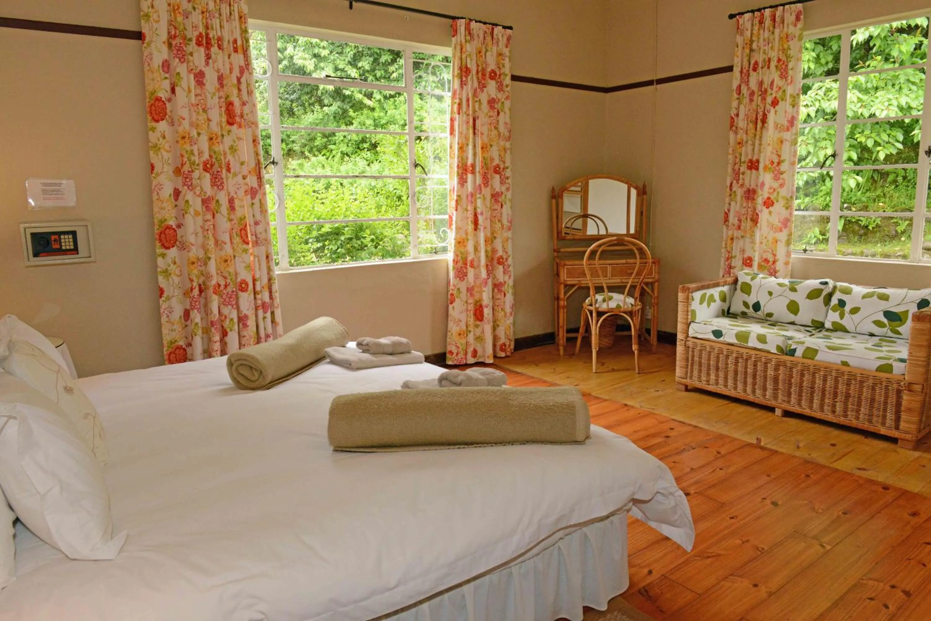 Bedroom, Bed in Mkomazana Mountain Cottages