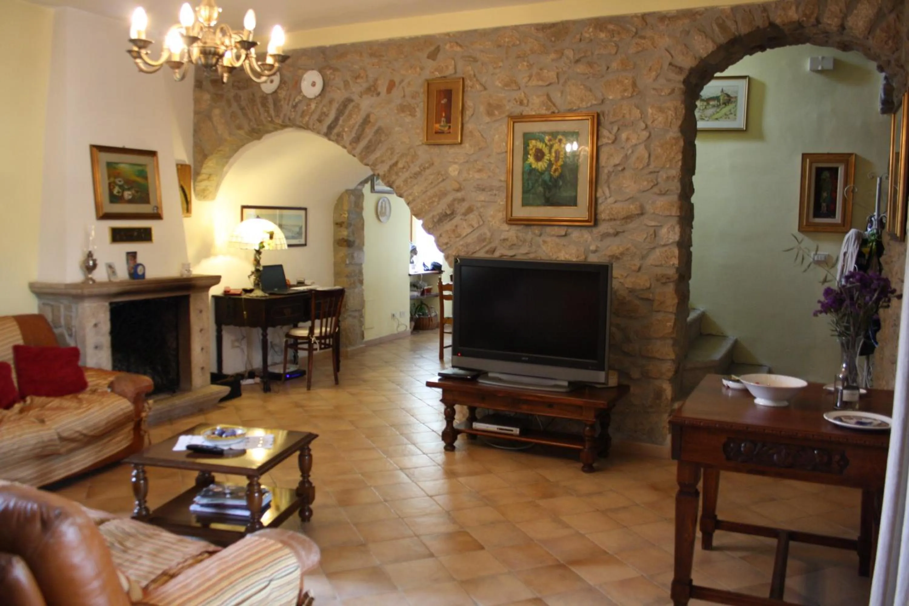 Communal lounge/ TV room in Agriturismo Casale 1921