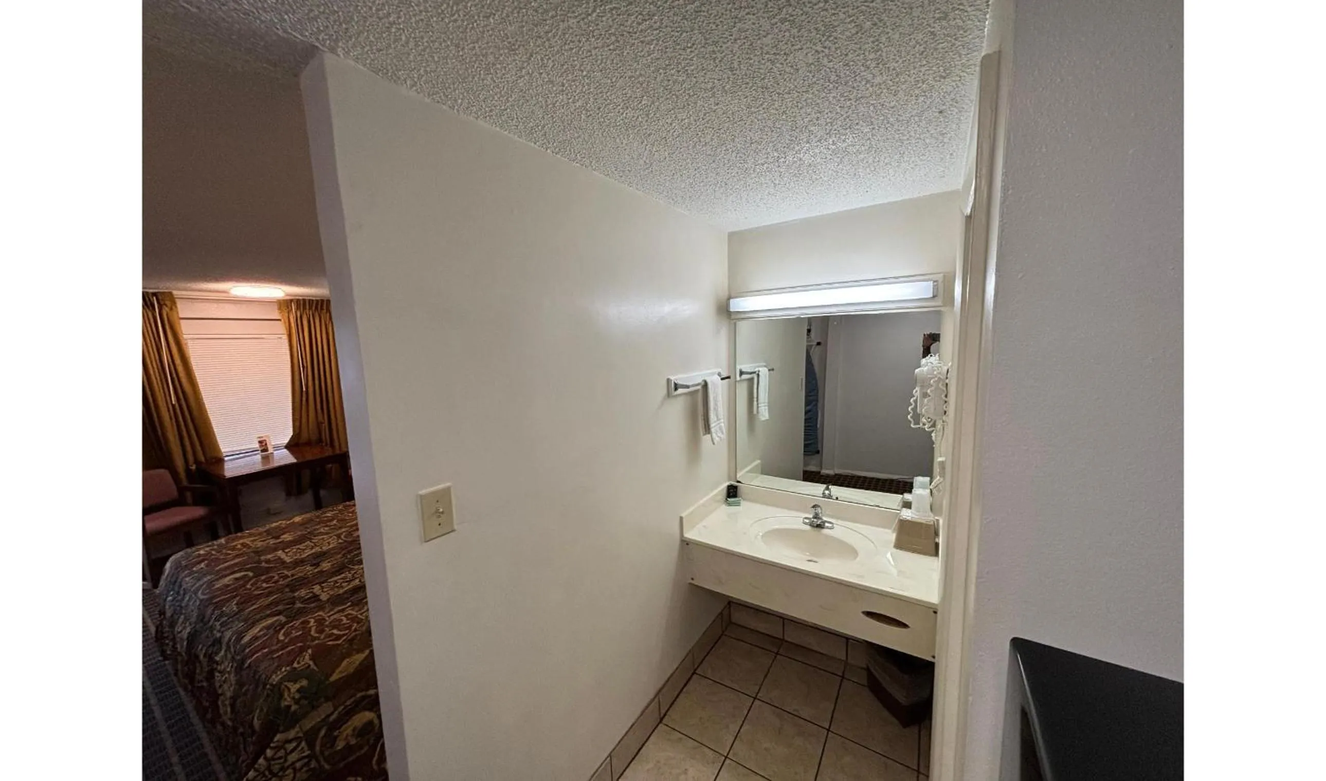 Bathroom in Hotel O Haven Inn Huntsville AL US 72