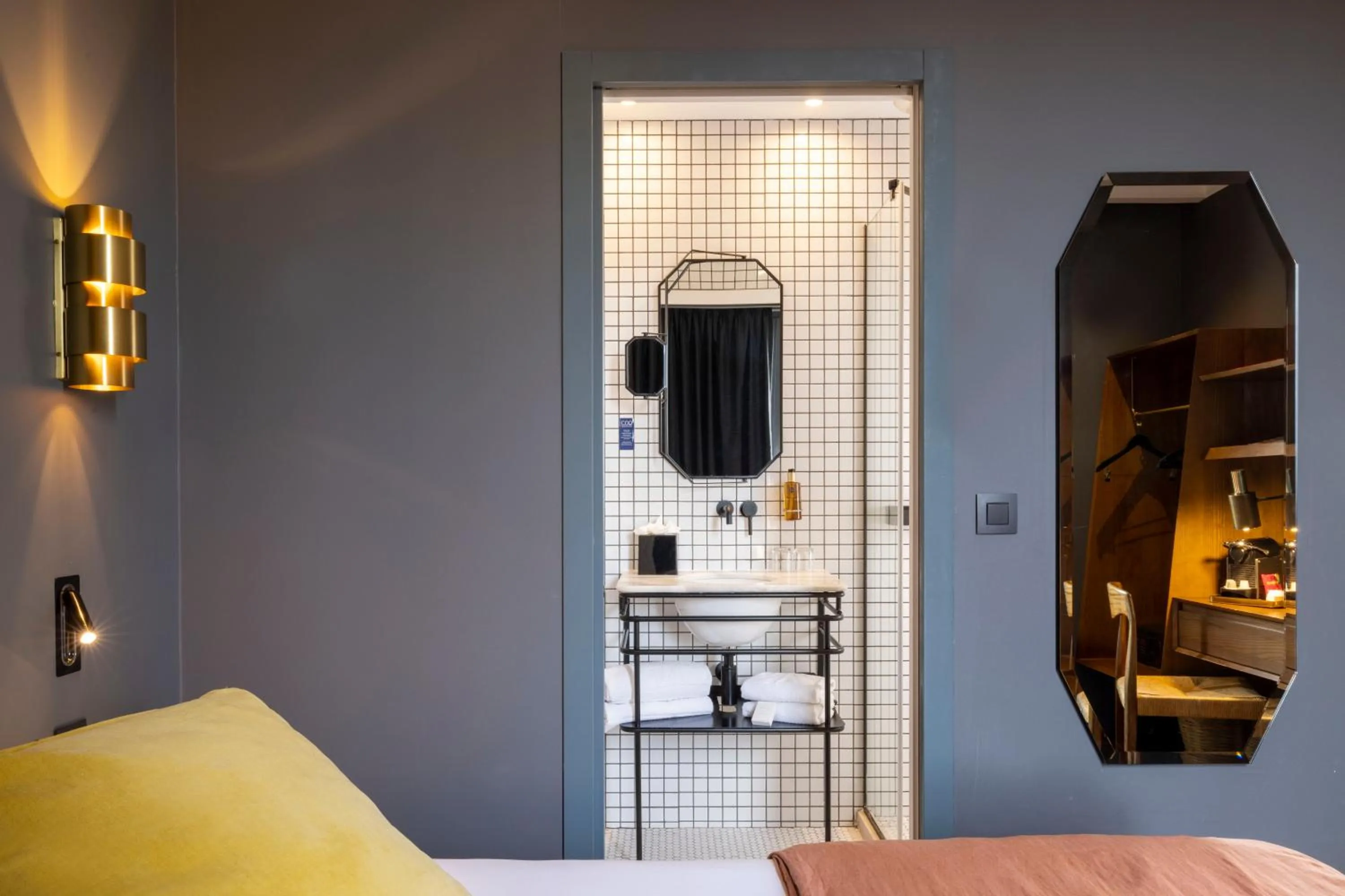 Bathroom, Bed in COQ Hotel Paris