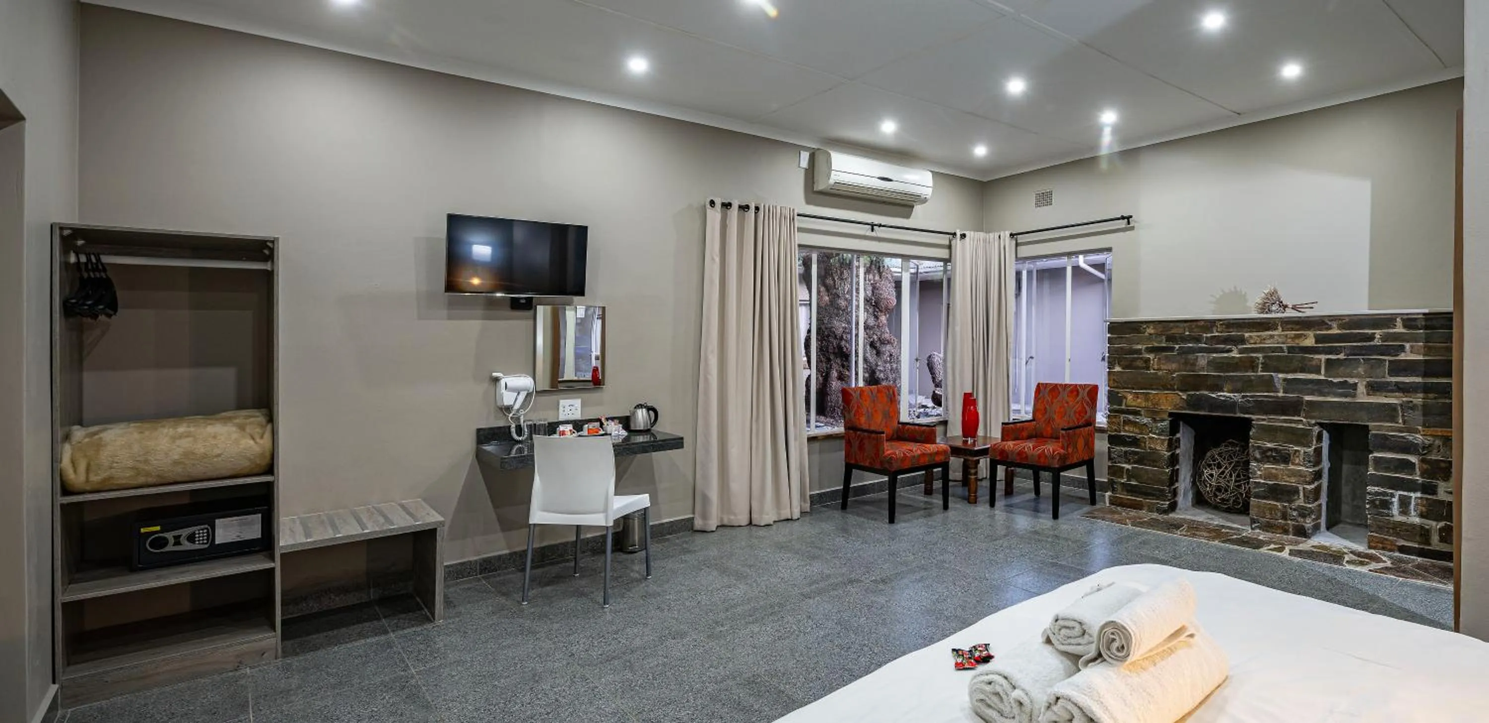 Lounge or bar in Calvinia Hotel