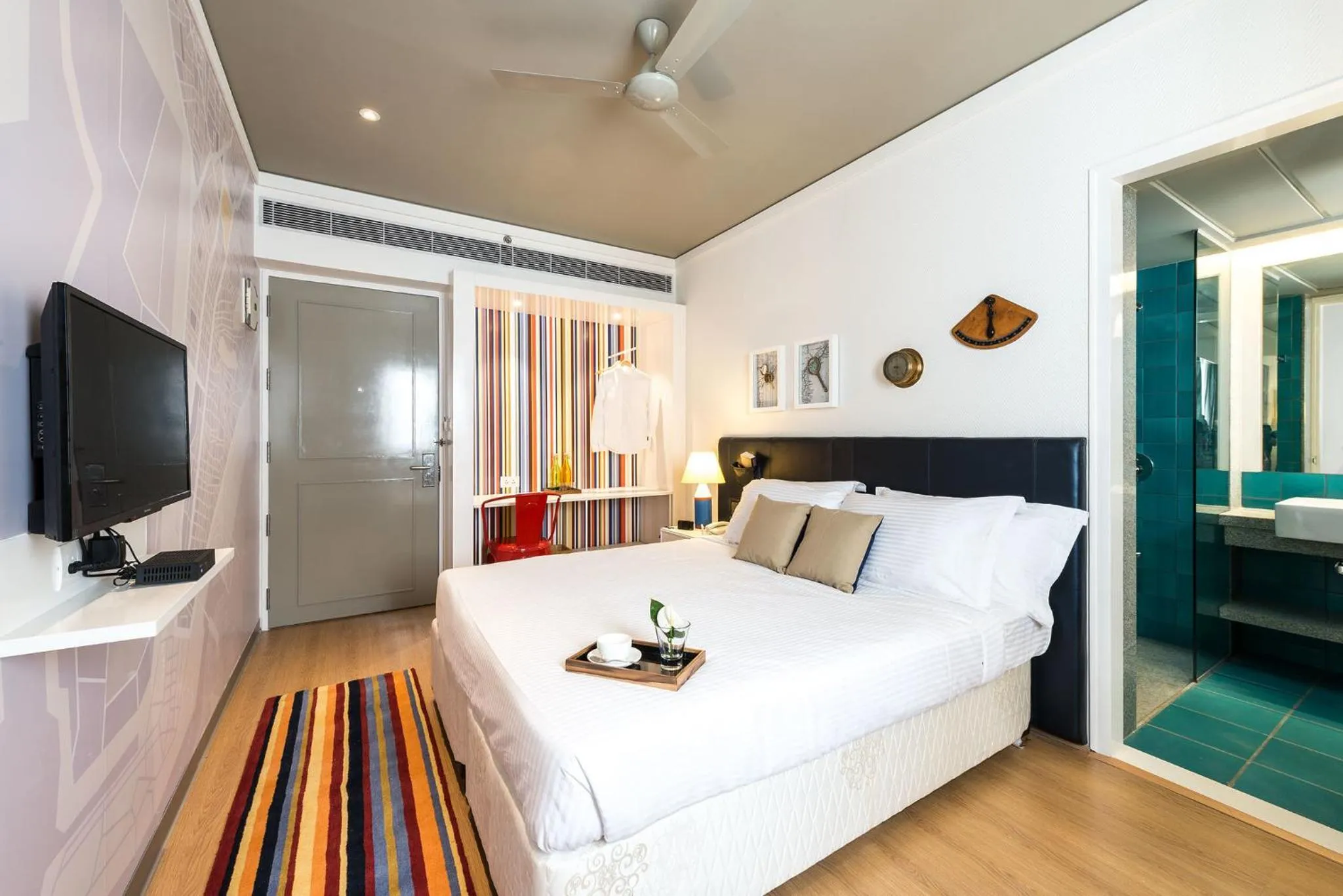 TV and multimedia, Bed in The Port Hotel