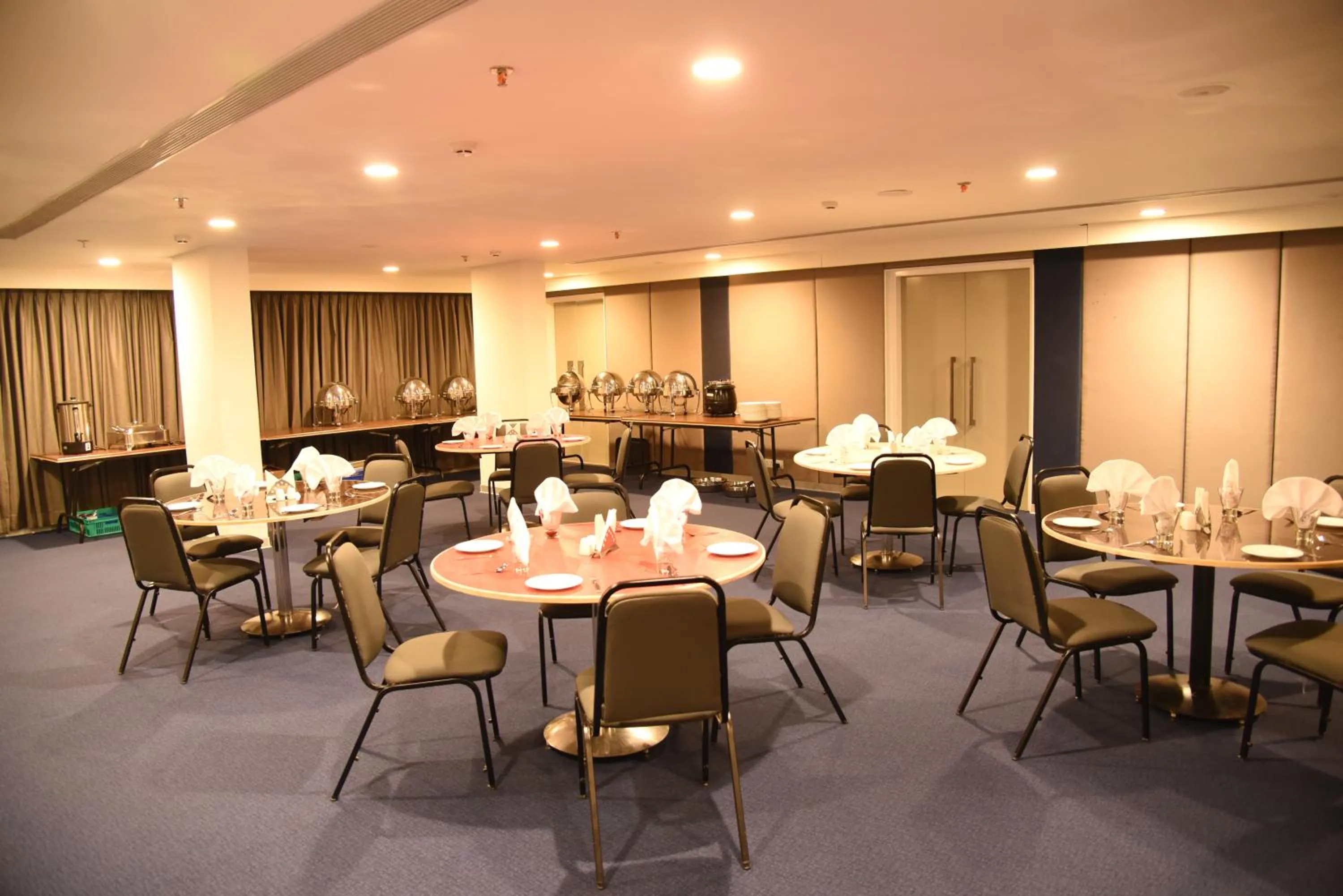 Restaurant/places to eat in The Port Hotel