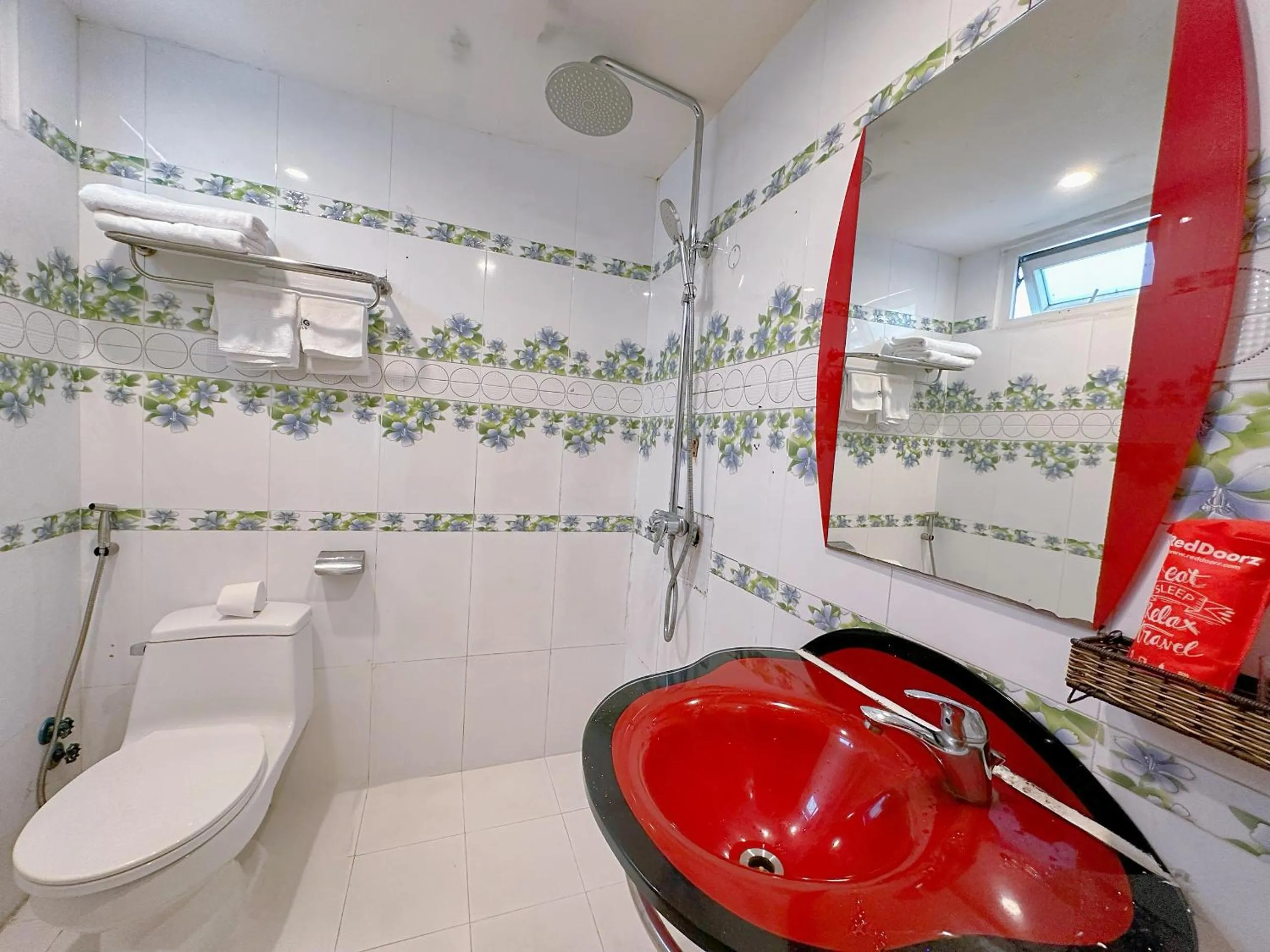 Bathroom in Kim Dung Hotel Tran Quang Khai