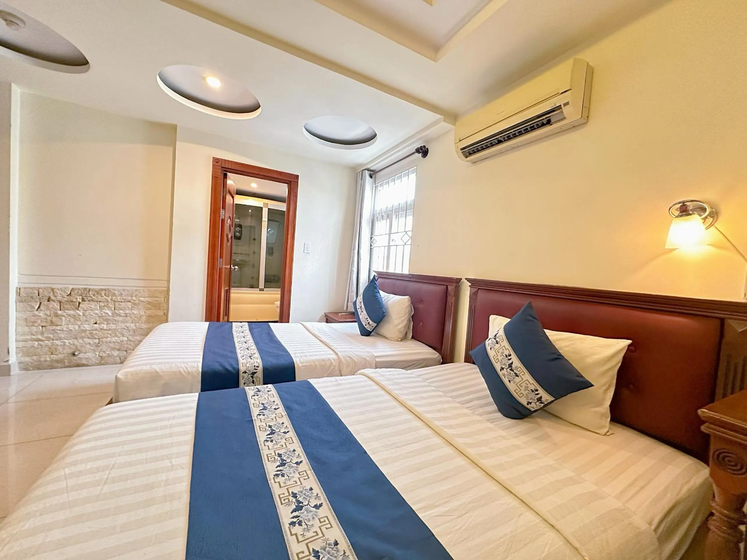 Bedroom, Bed in Kim Dung Hotel Tran Quang Khai