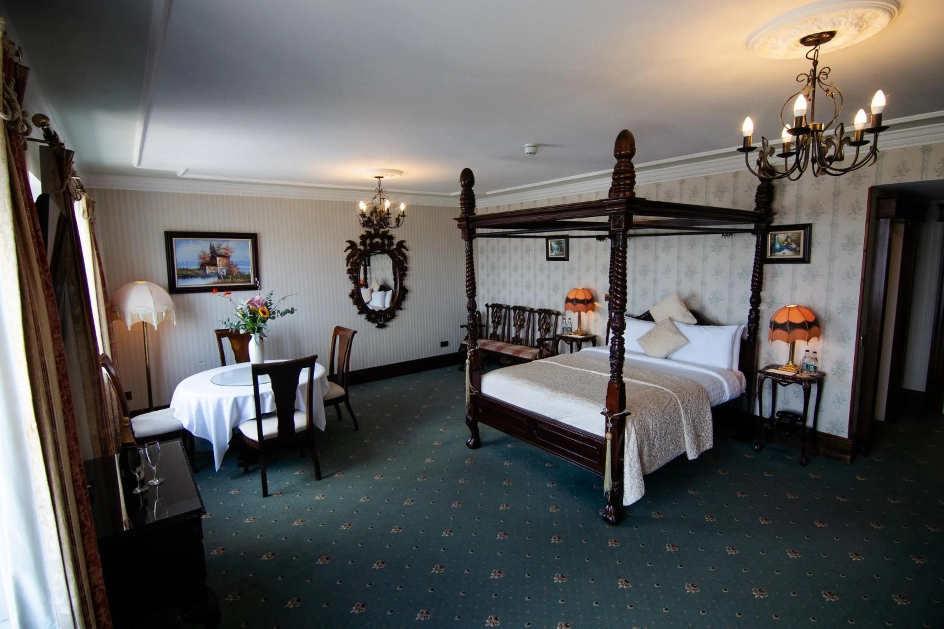 Bed in Lakeside Manor Hotel