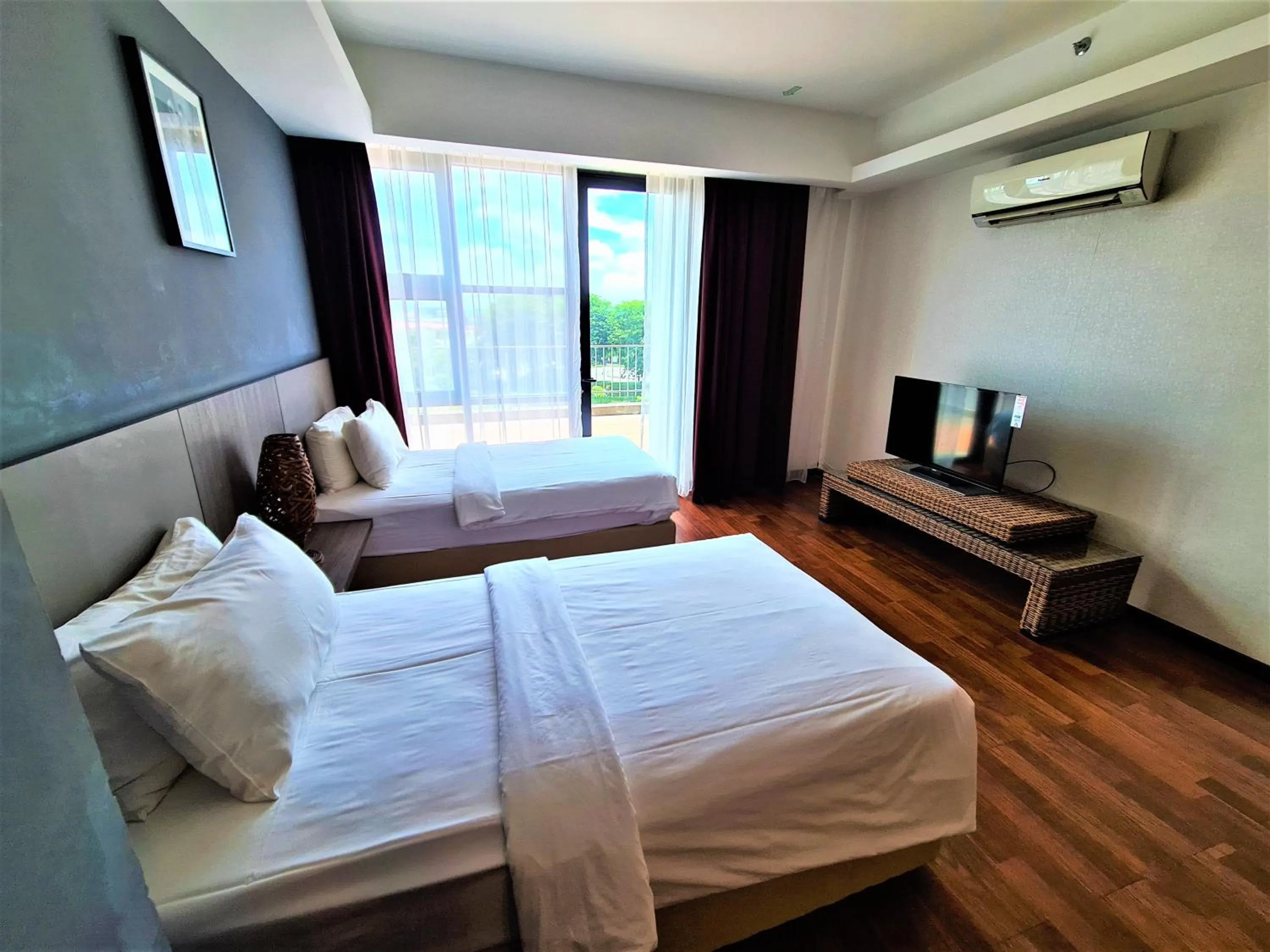 Bedroom, Bed in Nexus Business Suite Hotel