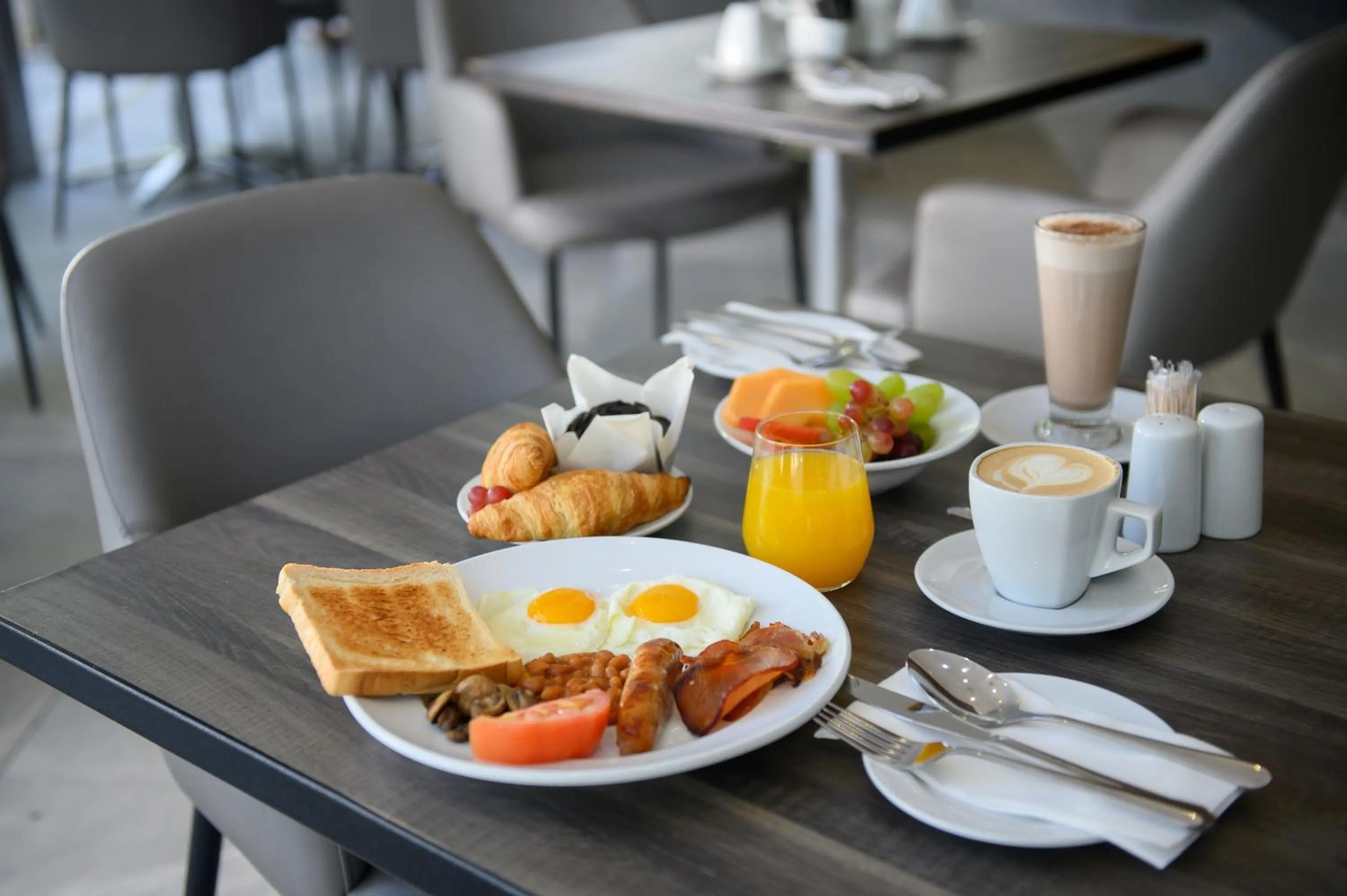 Breakfast in The Capital on Bath