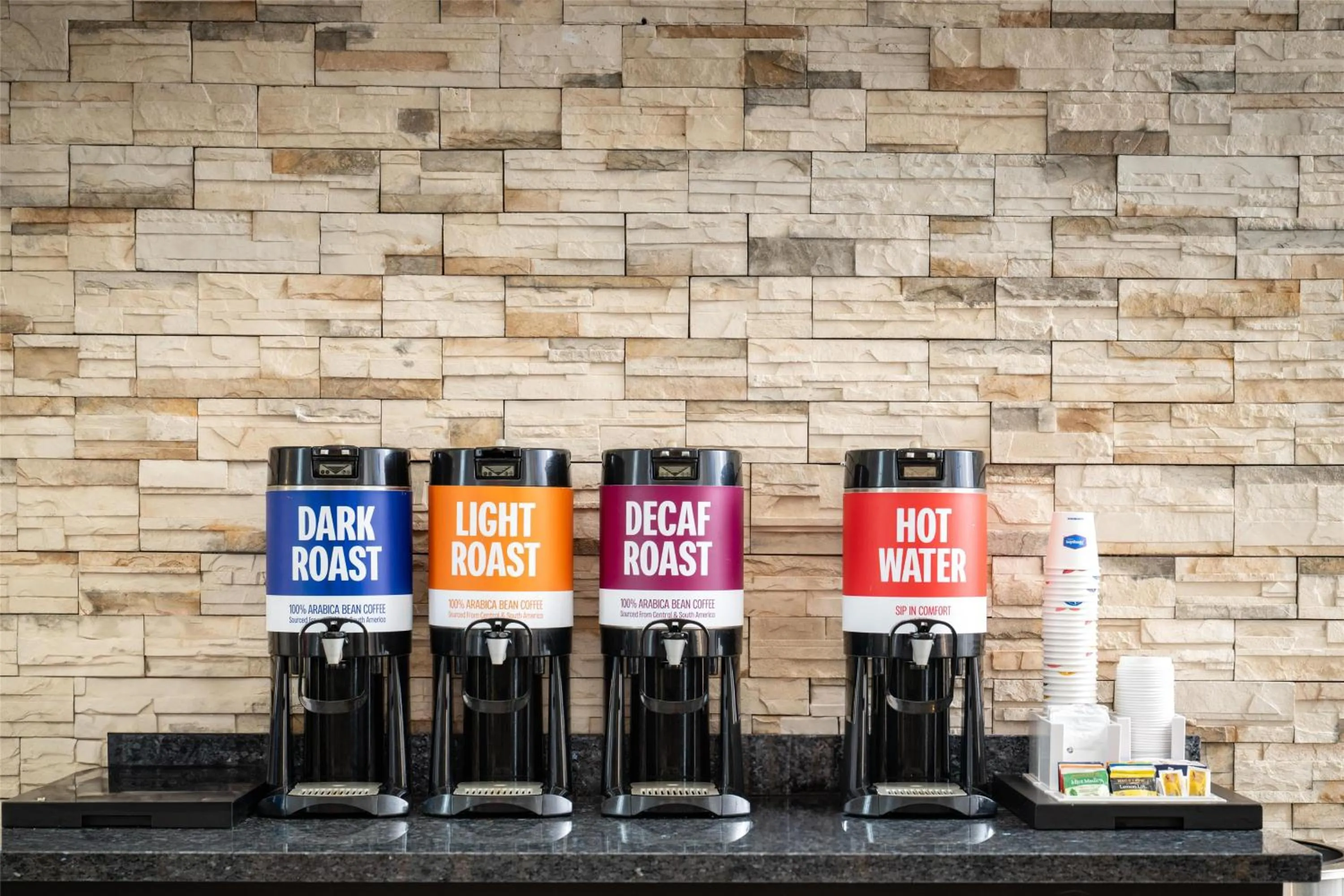 Dining area in Hampton Inn and Suites La Crosse Downtown