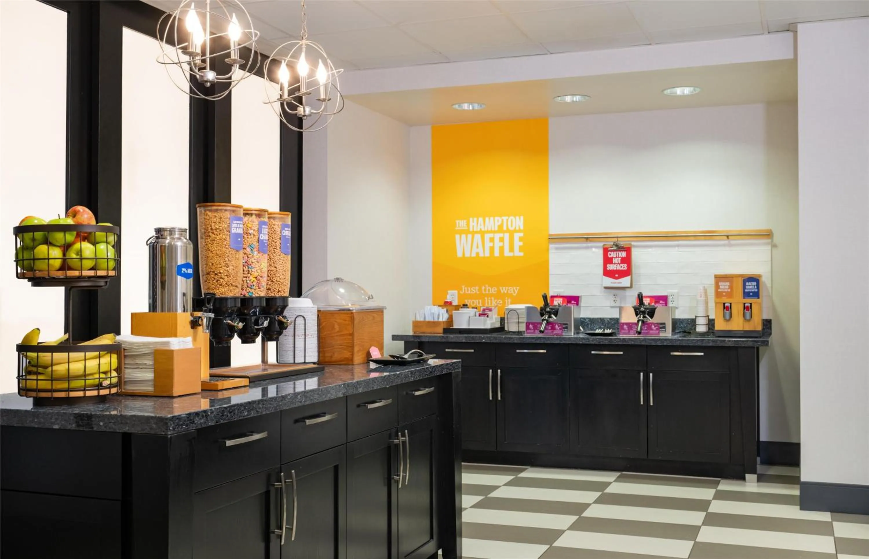 Breakfast in Hampton Inn and Suites La Crosse Downtown