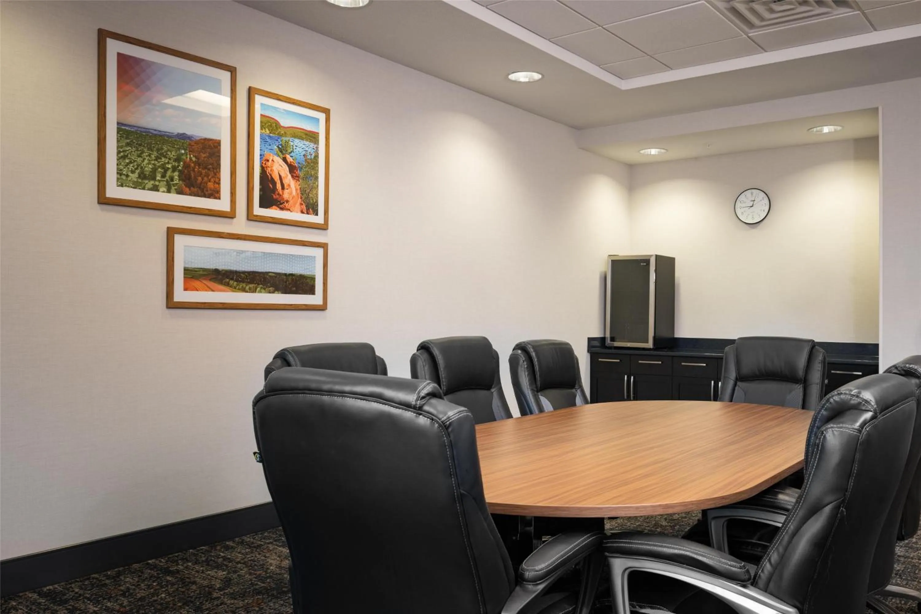 Meeting/conference room in Hampton Inn and Suites La Crosse Downtown
