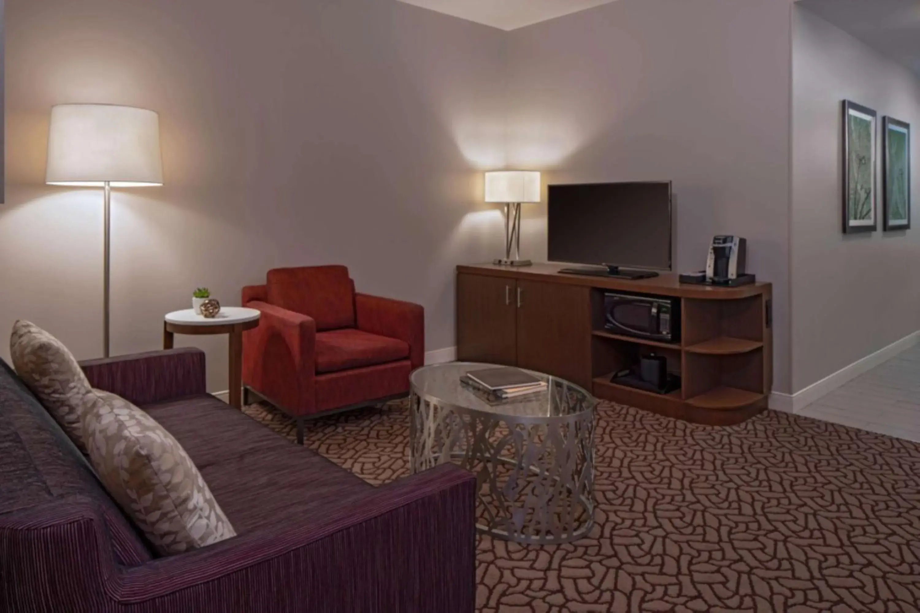 One-Bedroom King Suite with Sofa Bed in Hilton Garden Inn Downtown Dallas One-Bedroom King Suite with Sofa Bed in Hilton Garden Inn Downtown Dallas