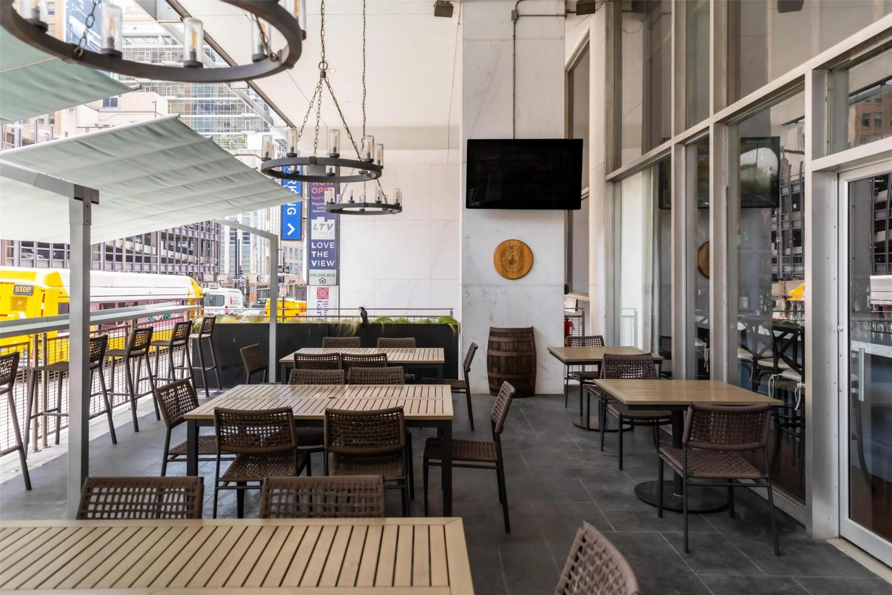 Restaurant/places to eat in Hilton Garden Inn Downtown Dallas