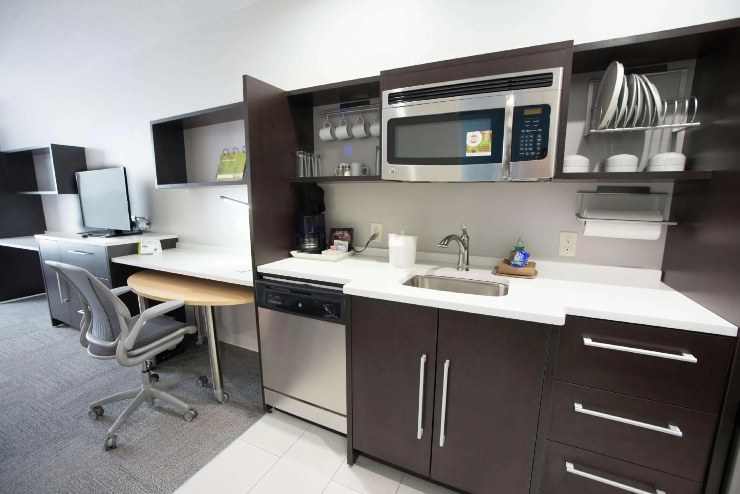 Bedroom in Home2 Suites by Hilton Tulsa Hills