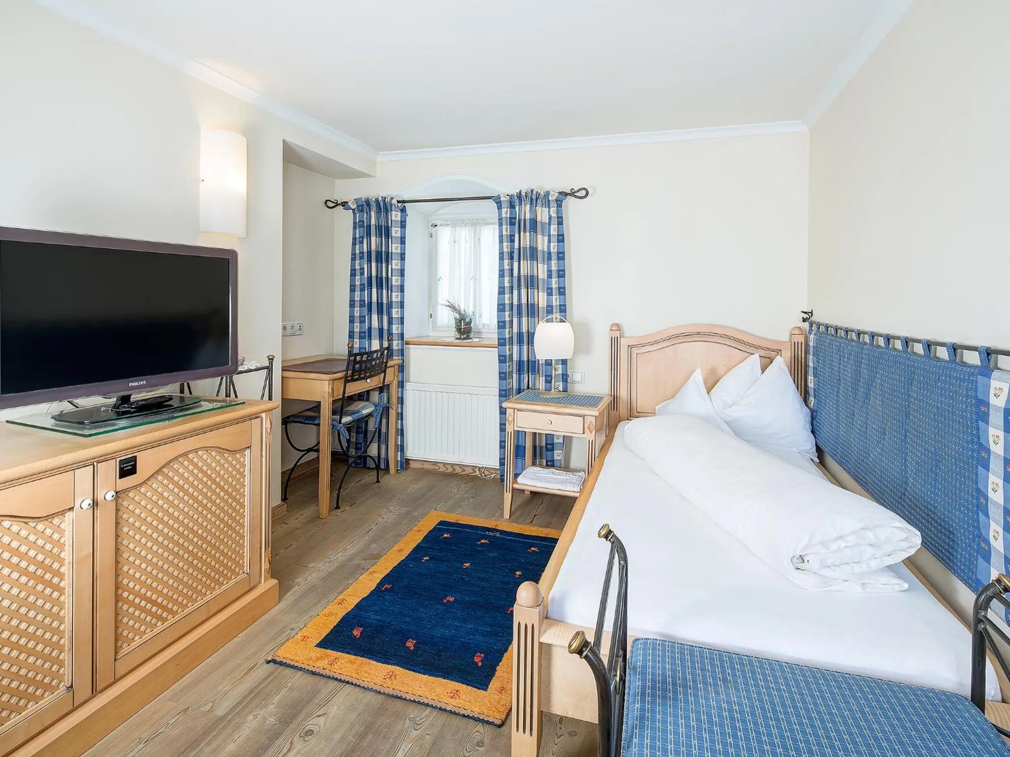 Day, Bed in Gasthof Schopper