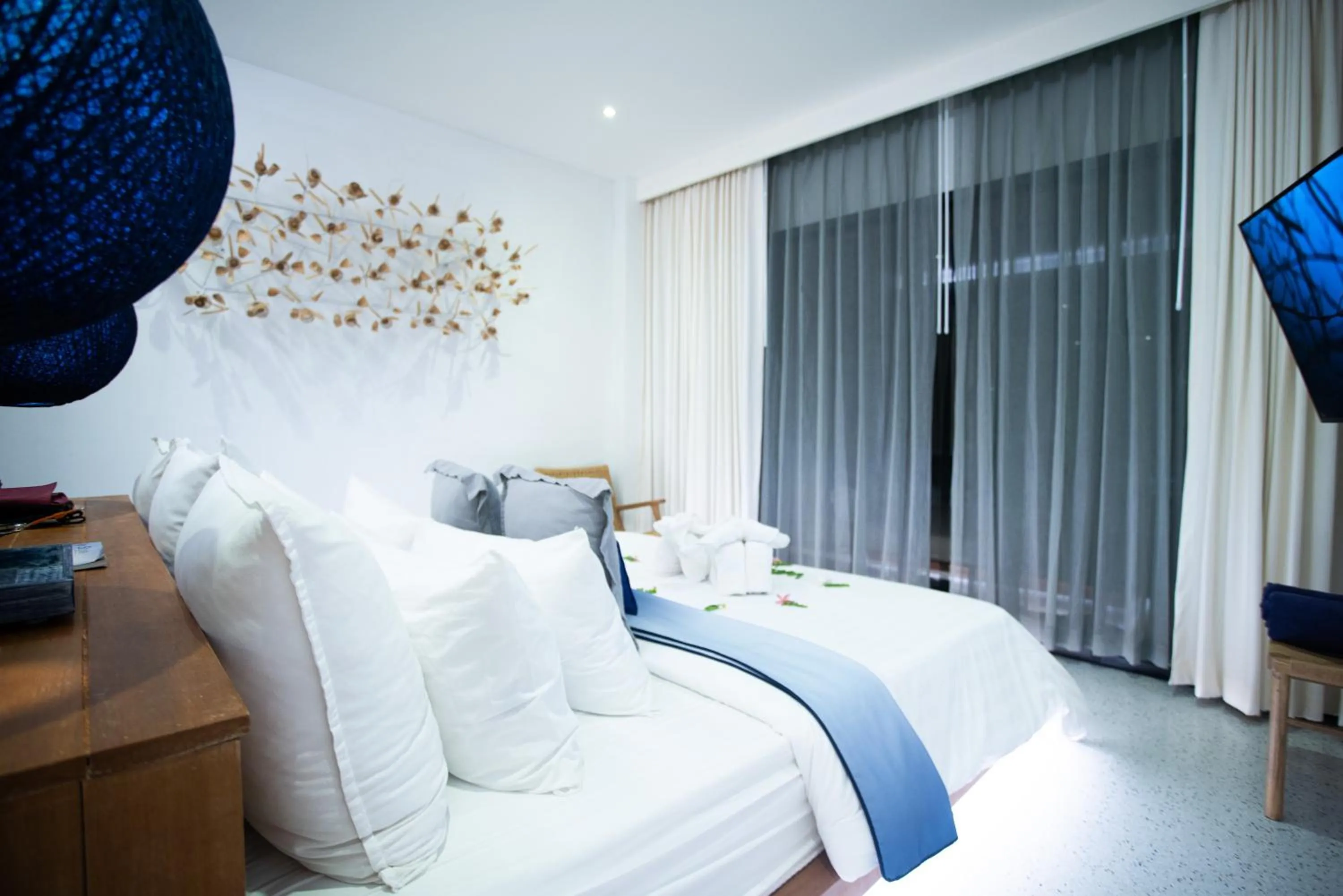 Bed in Sichon Cabana Beach Resort