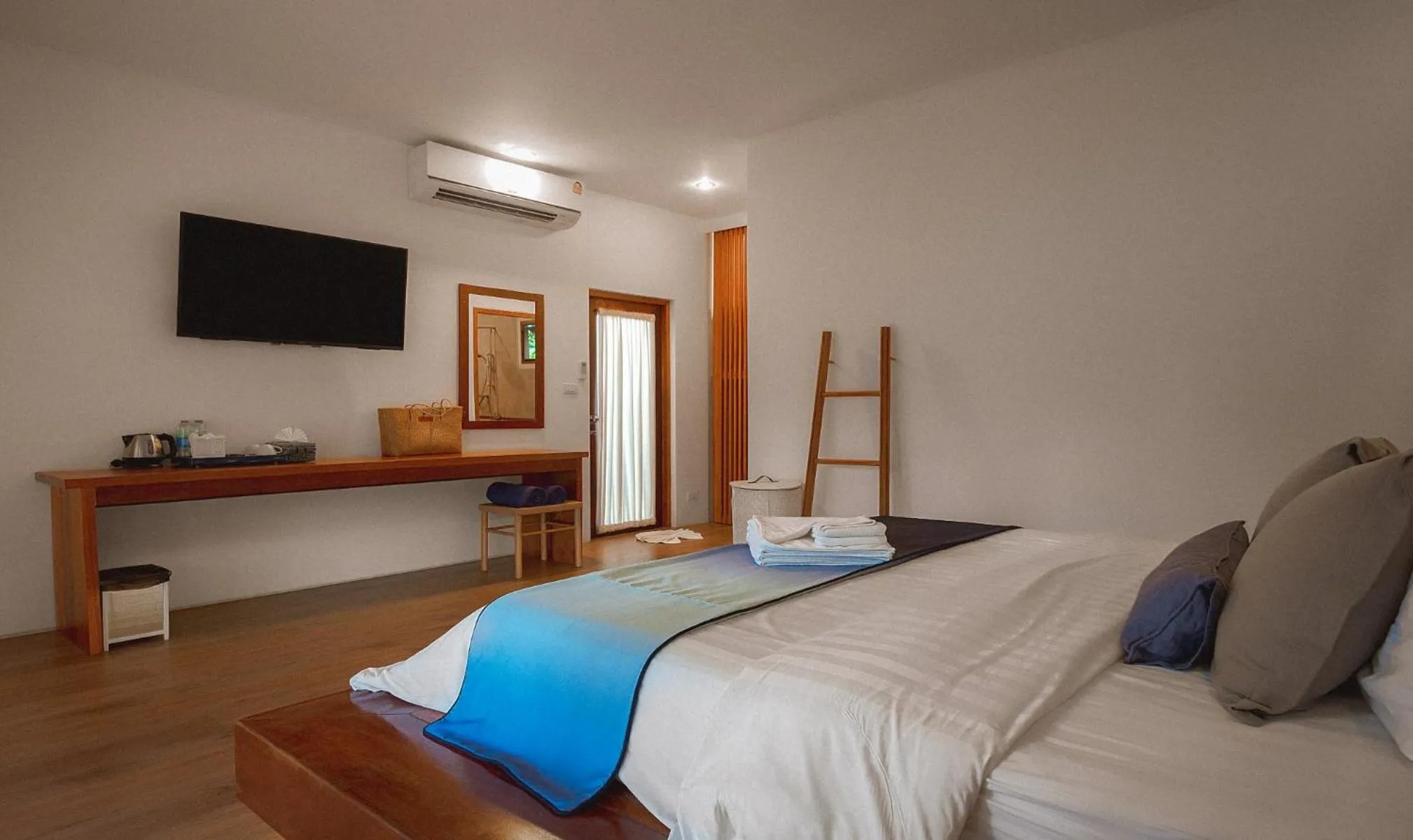 Bed in Sichon Cabana Beach Resort