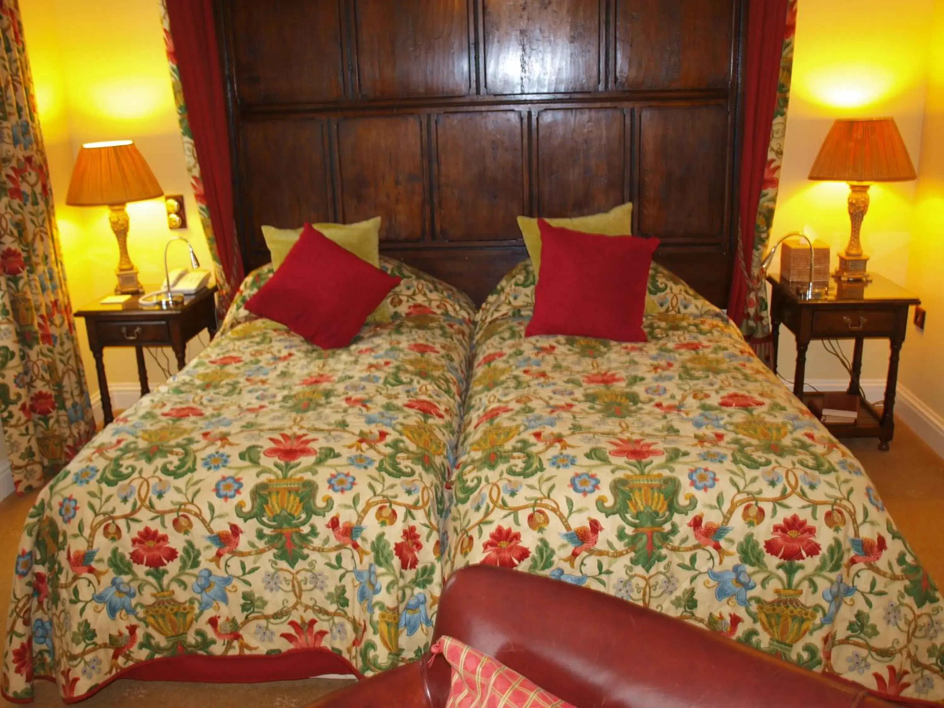 Deluxe Double or Twin Room in Beechwood Hotel Deluxe Double or Twin Room in Beechwood Hotel