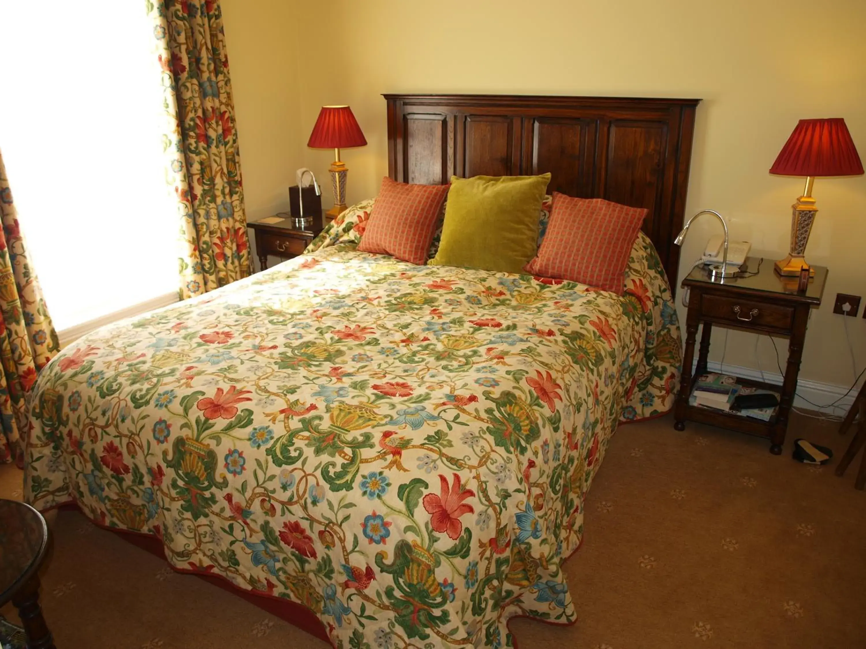 Small Double Room - single occupancy in Beechwood Hotel Small Double Room - single occupancy in Beechwood Hotel
