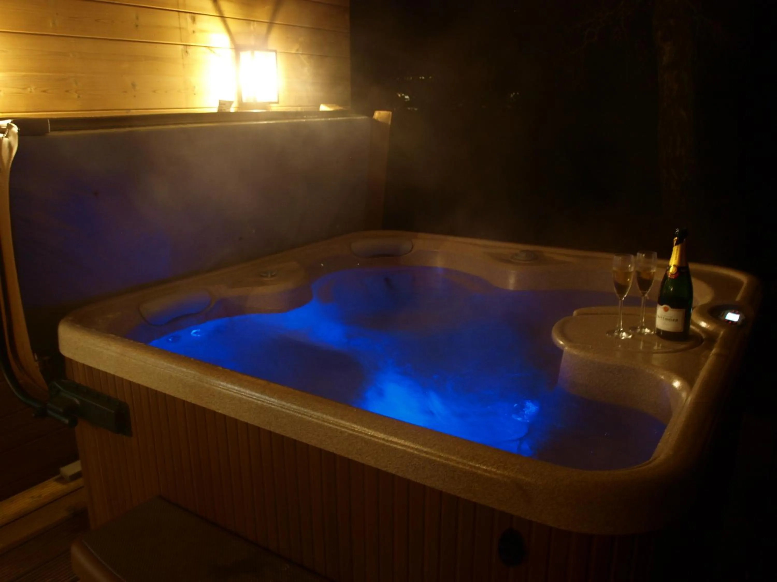 Bath in Beechwood Hotel