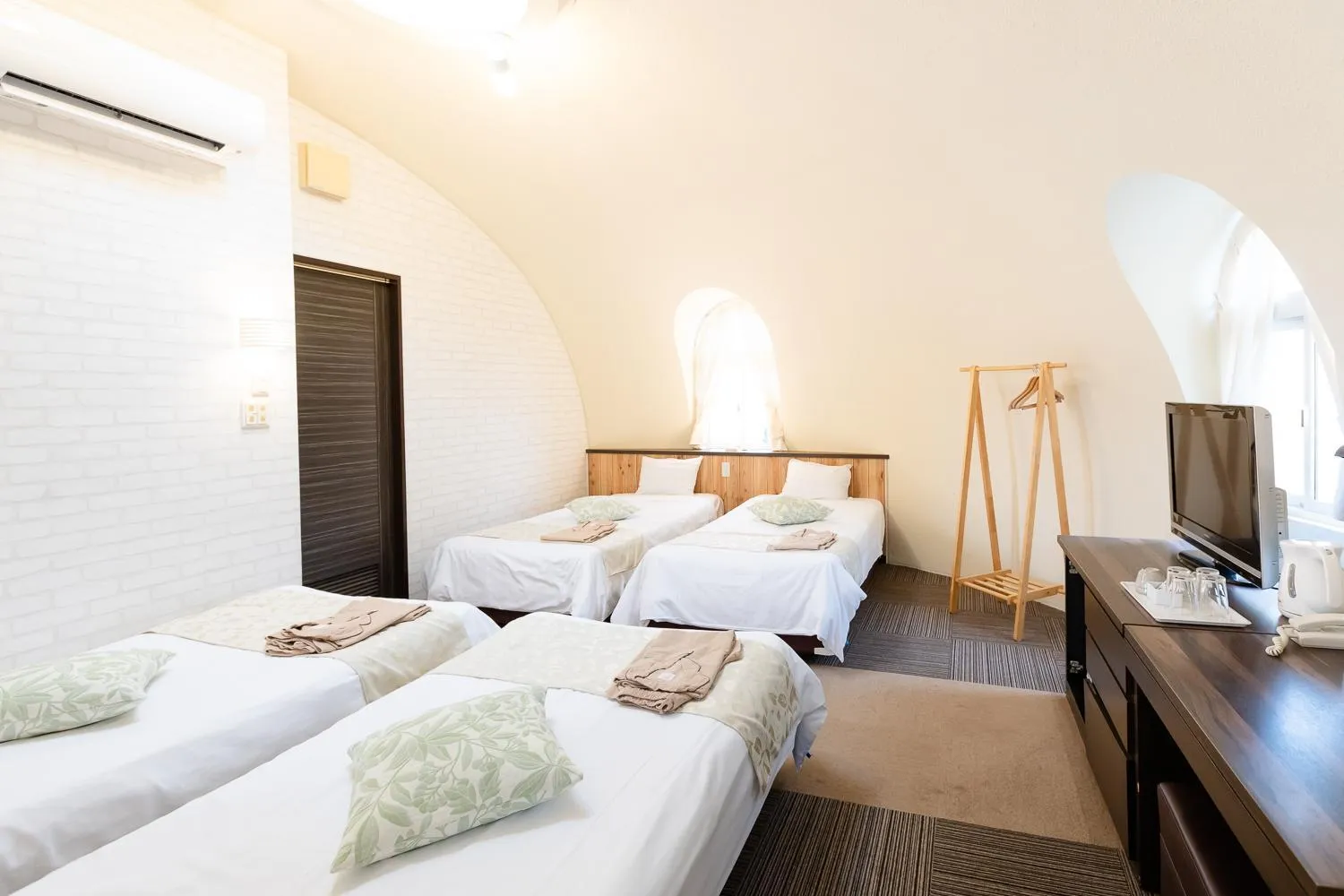 Bed in Toretore Village Nanki Shirahama