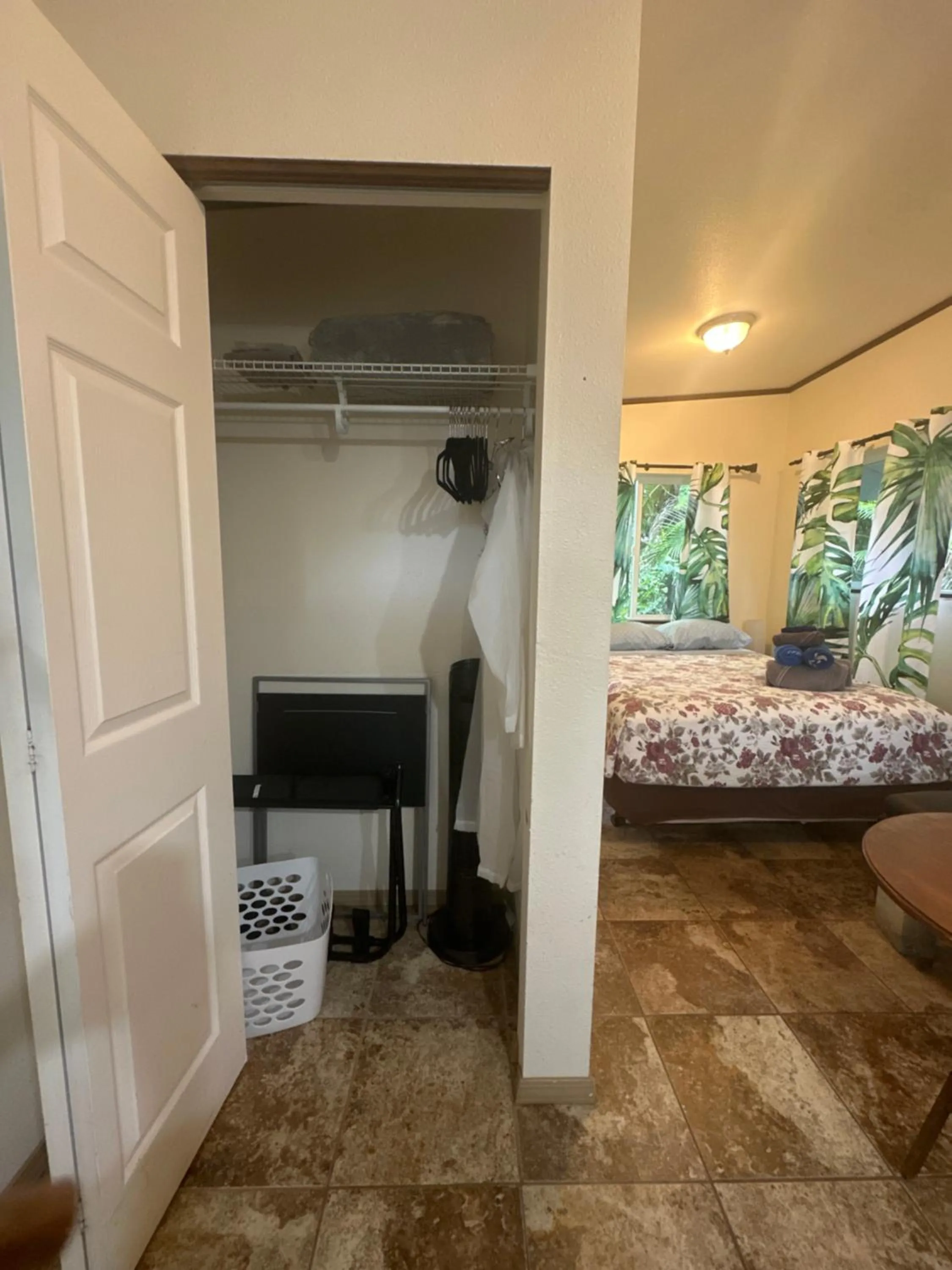 Bed in Hawaiian Ohana Home