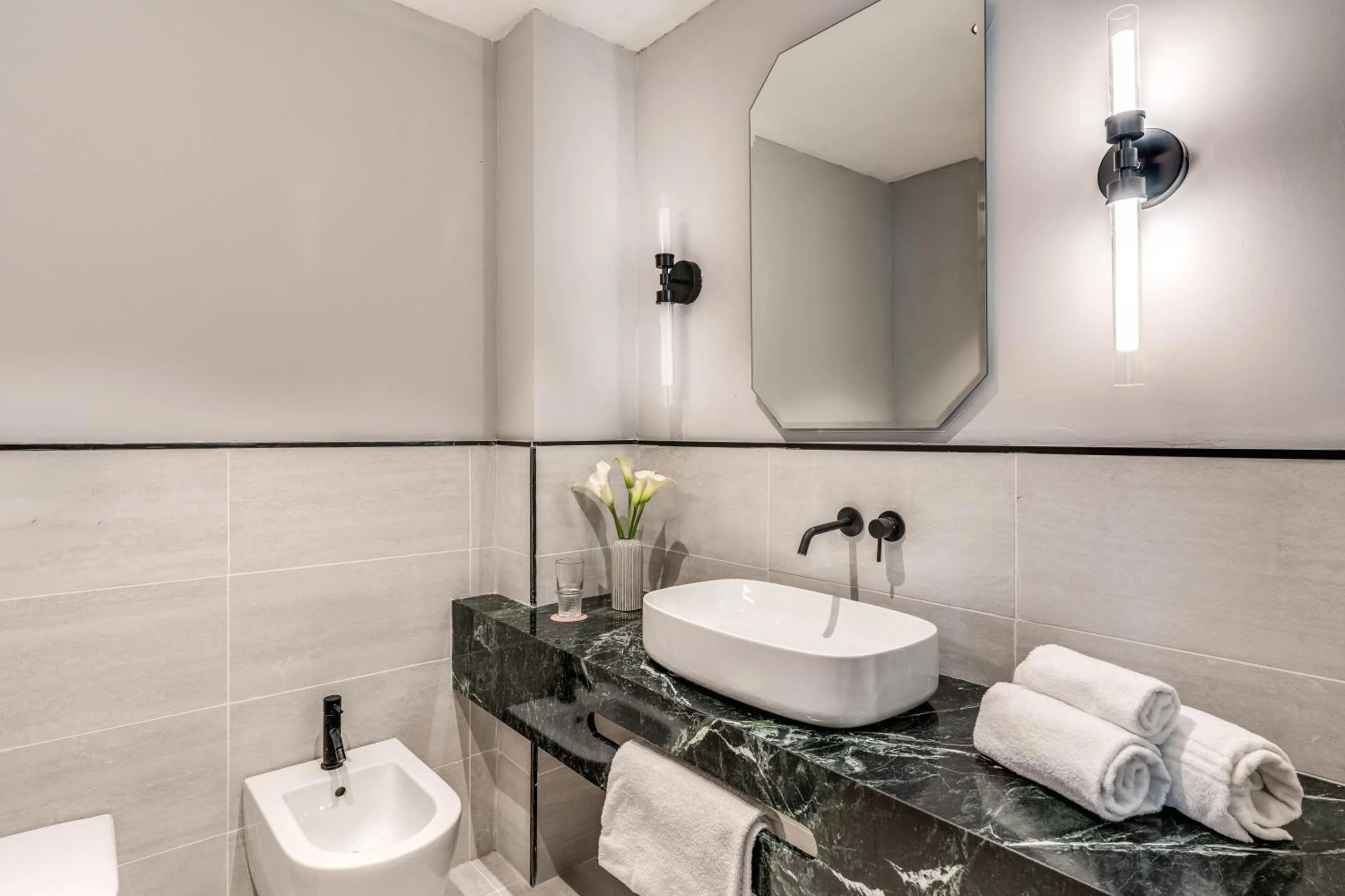 Toilet in Prassede Boutique Hotel