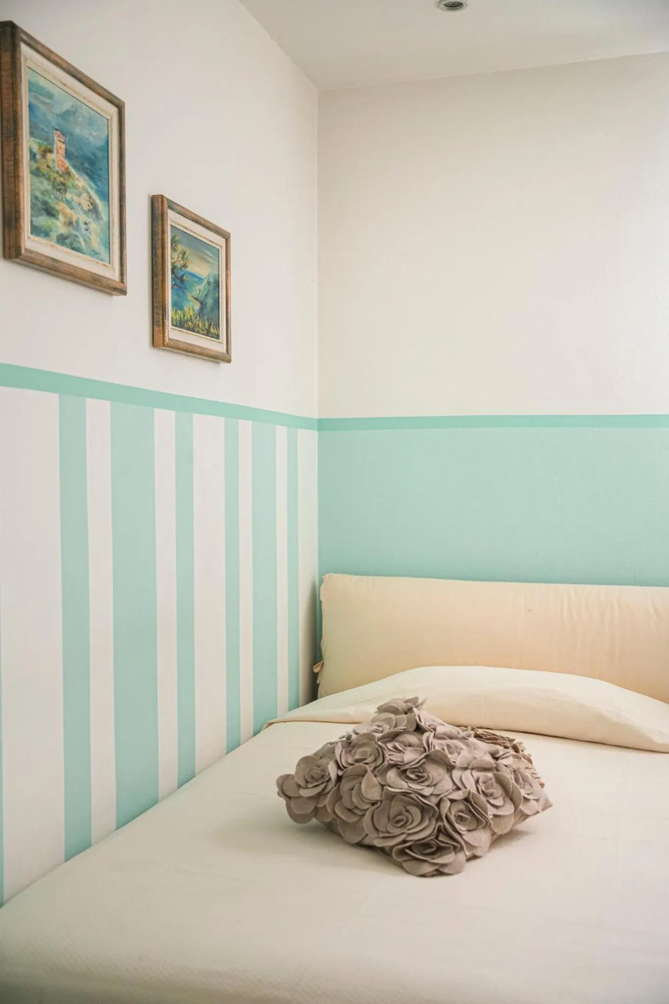 Bed in Hotel San Genesio