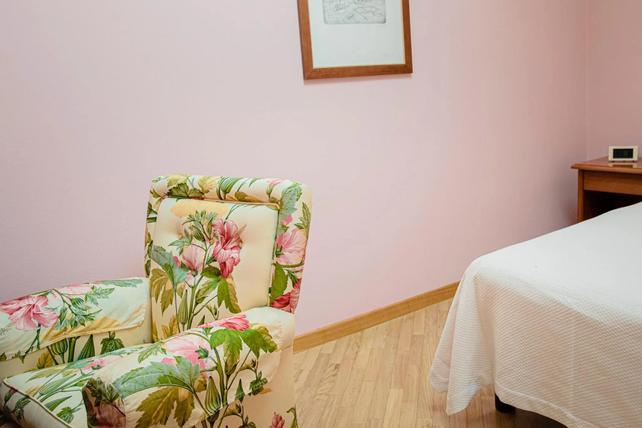 Bed in Hotel San Genesio