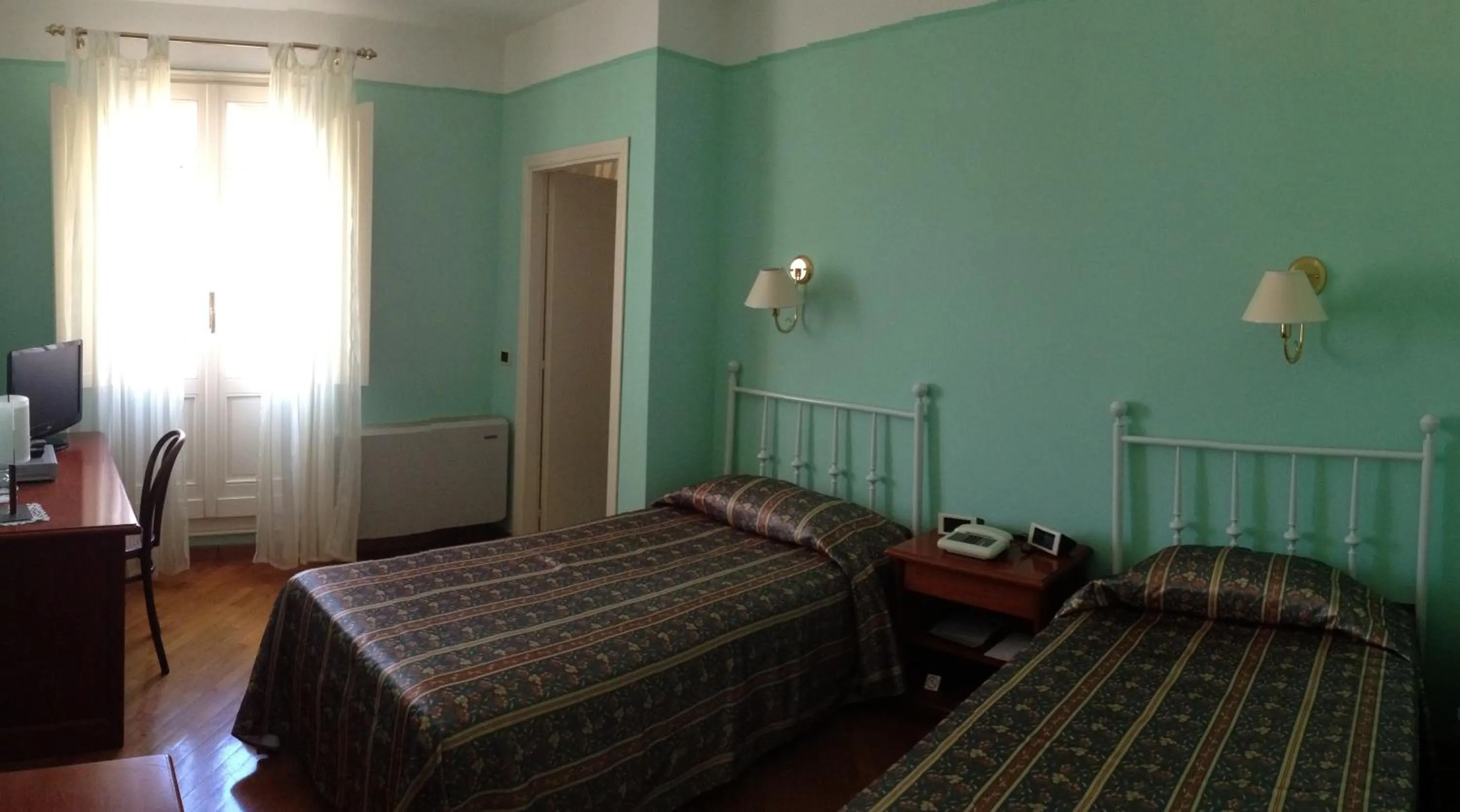 Photo of the whole room, Bed in Hotel San Genesio