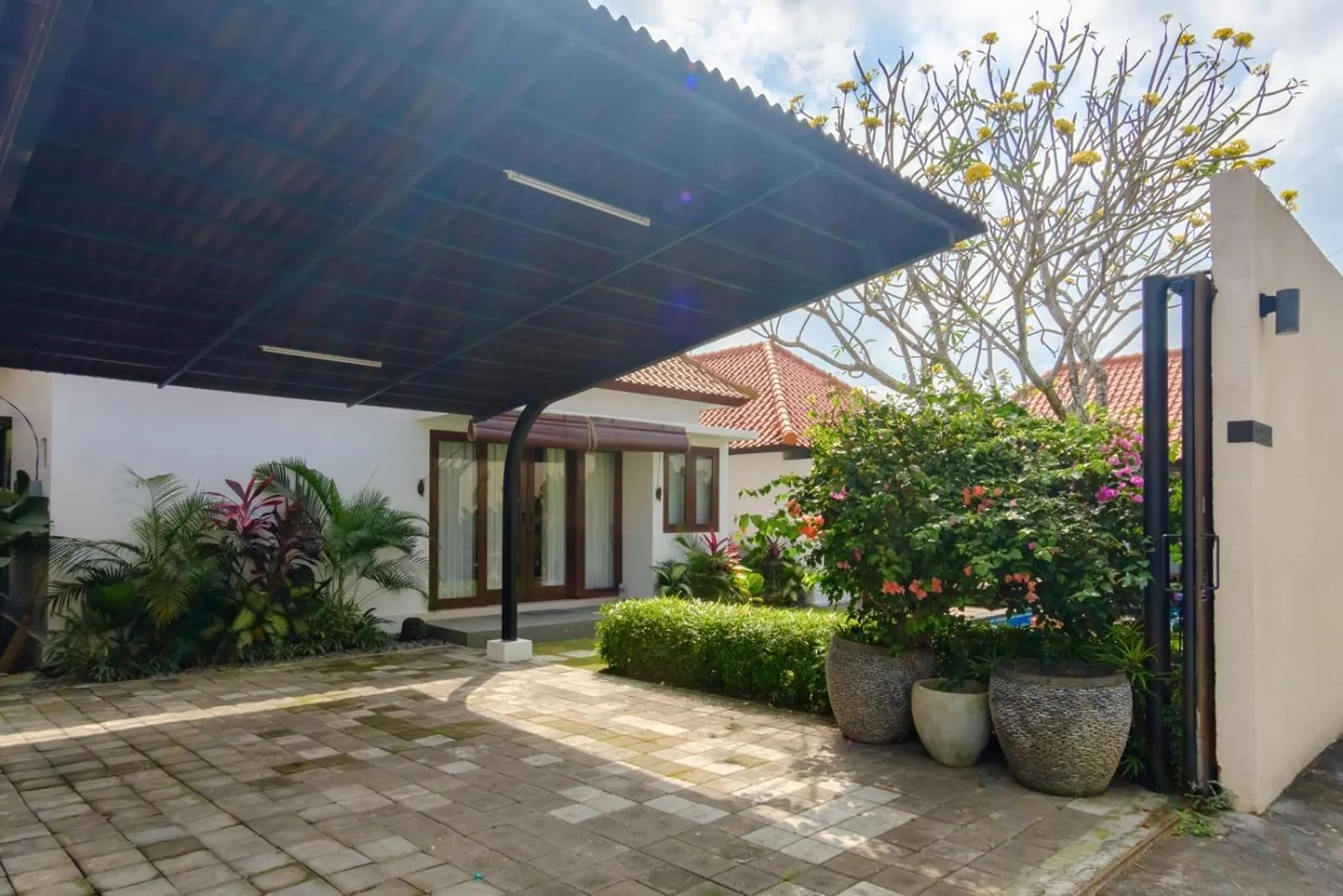 Property building in Madeira Casa Canggu, Bali