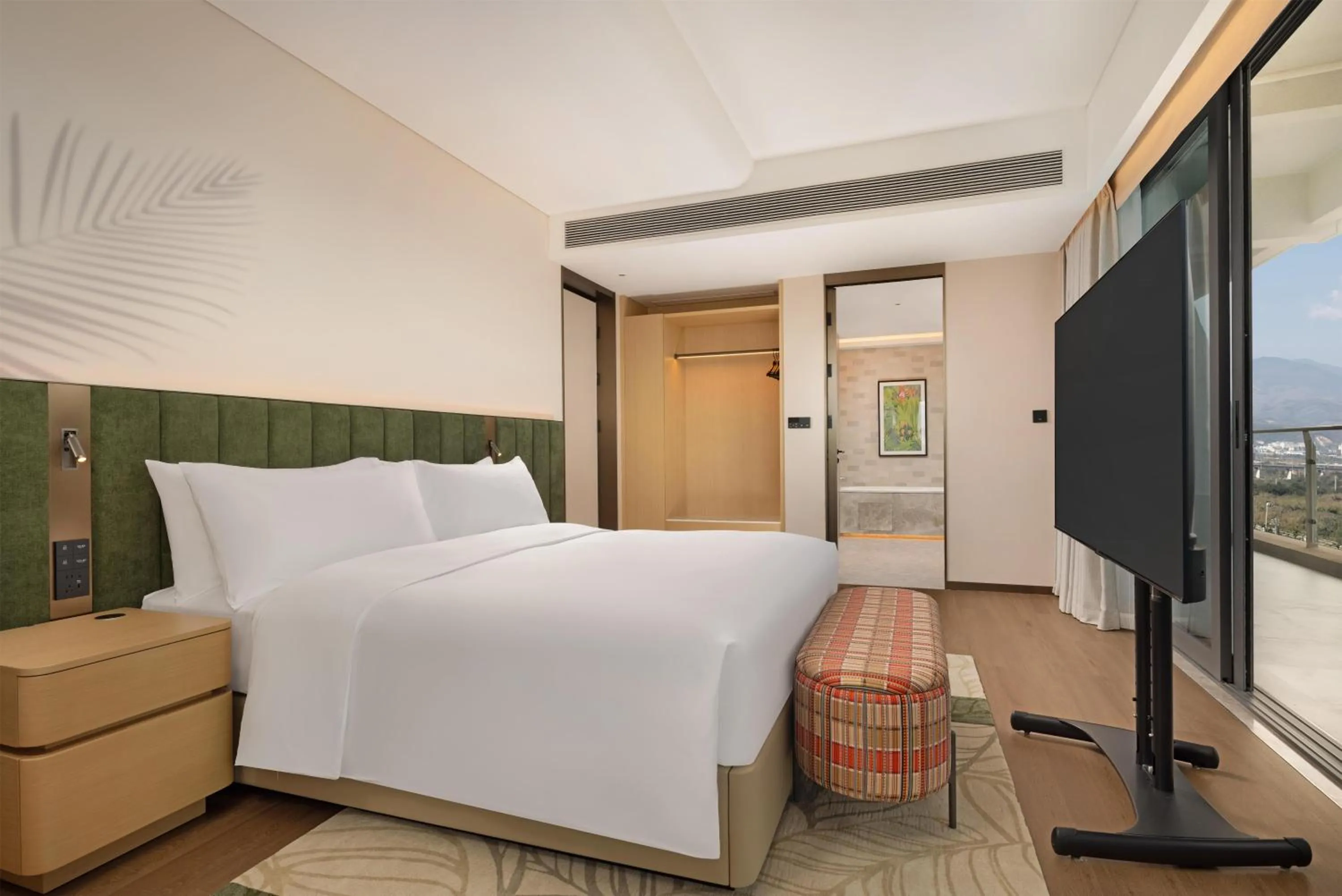 Bed in Hilton Garden Inn Xishuangbanna Gasa Airport