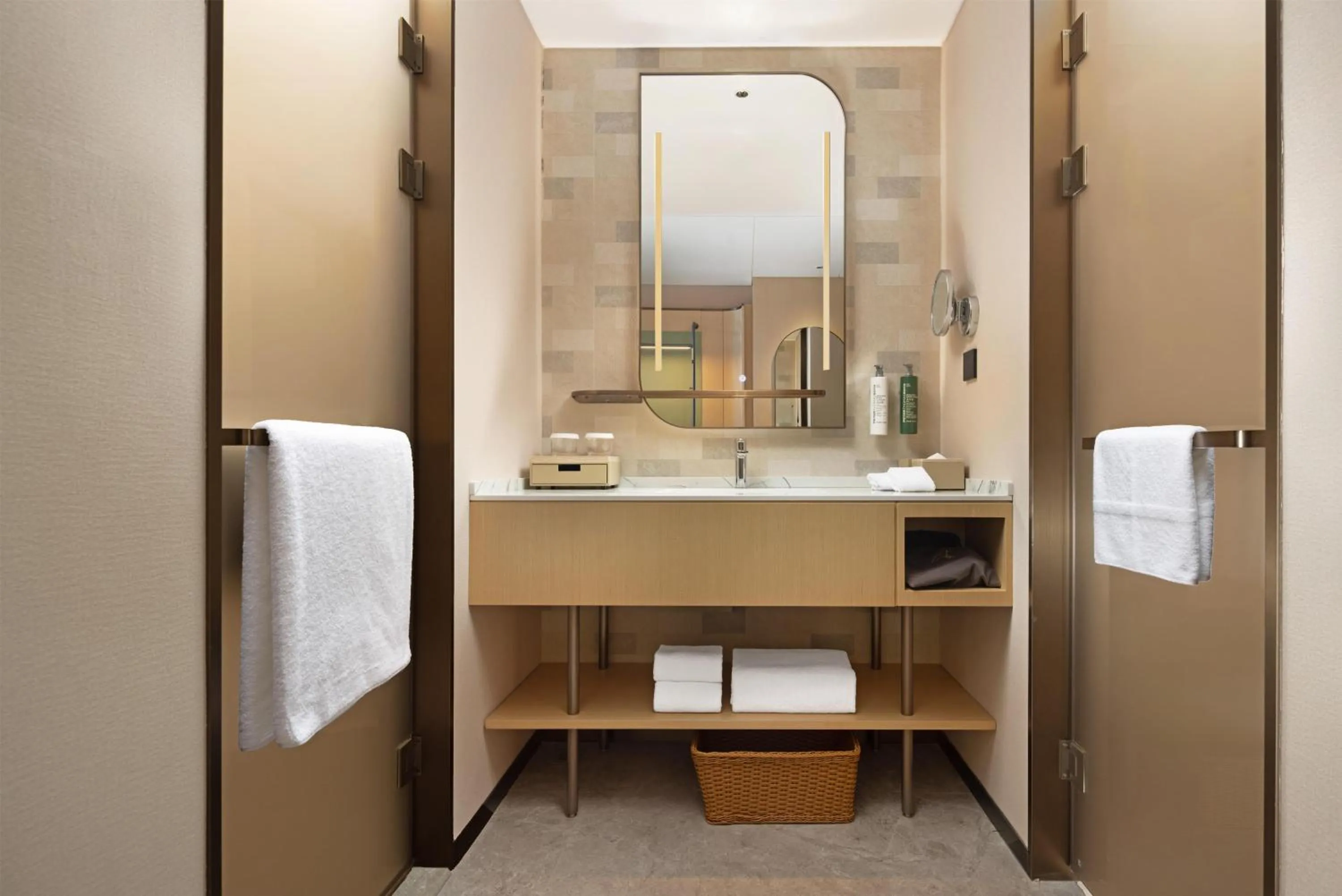 Bathroom in Hilton Garden Inn Xishuangbanna Gasa Airport