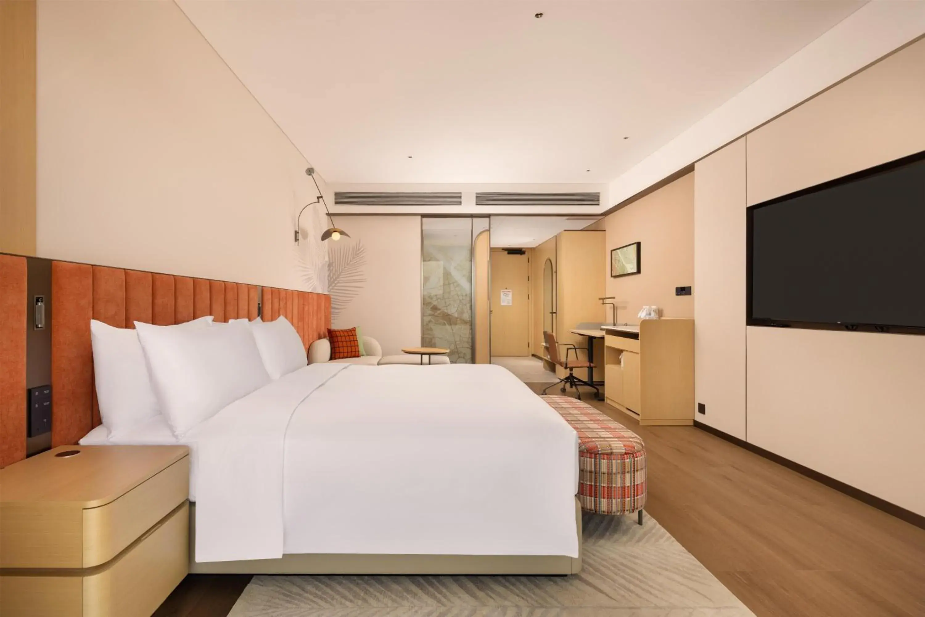 King Guest Room with Pool View in Hilton Garden Inn Xishuangbanna Gasa Airport King Guest Room with Pool View in Hilton Garden Inn Xishuangbanna Gasa Airport