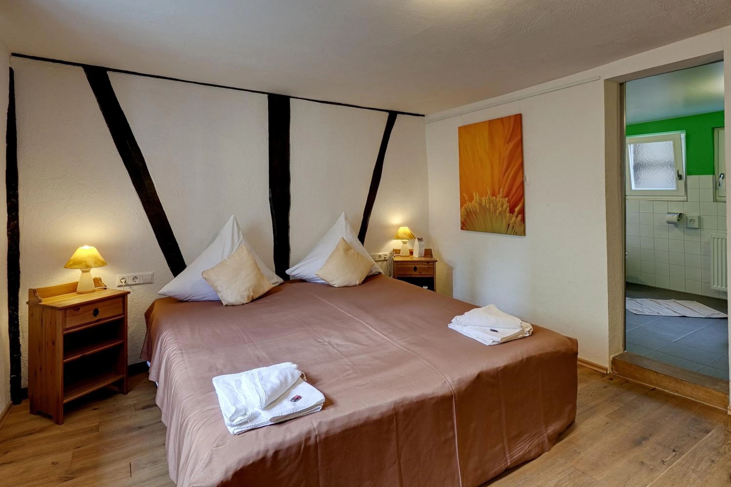 Bed in Hotel Kleine Radlerherberge