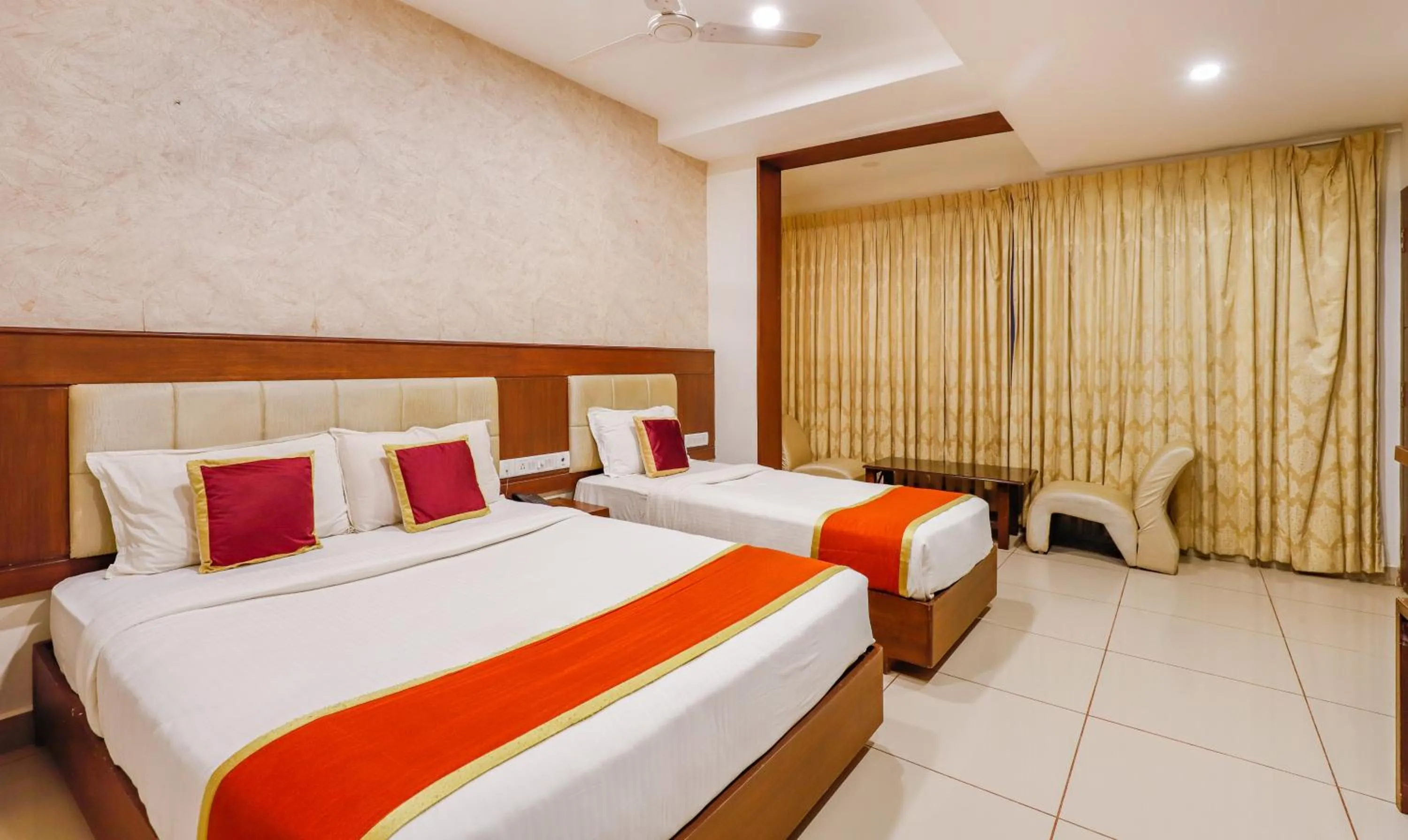 Bed in The Mount City Near US Consulate