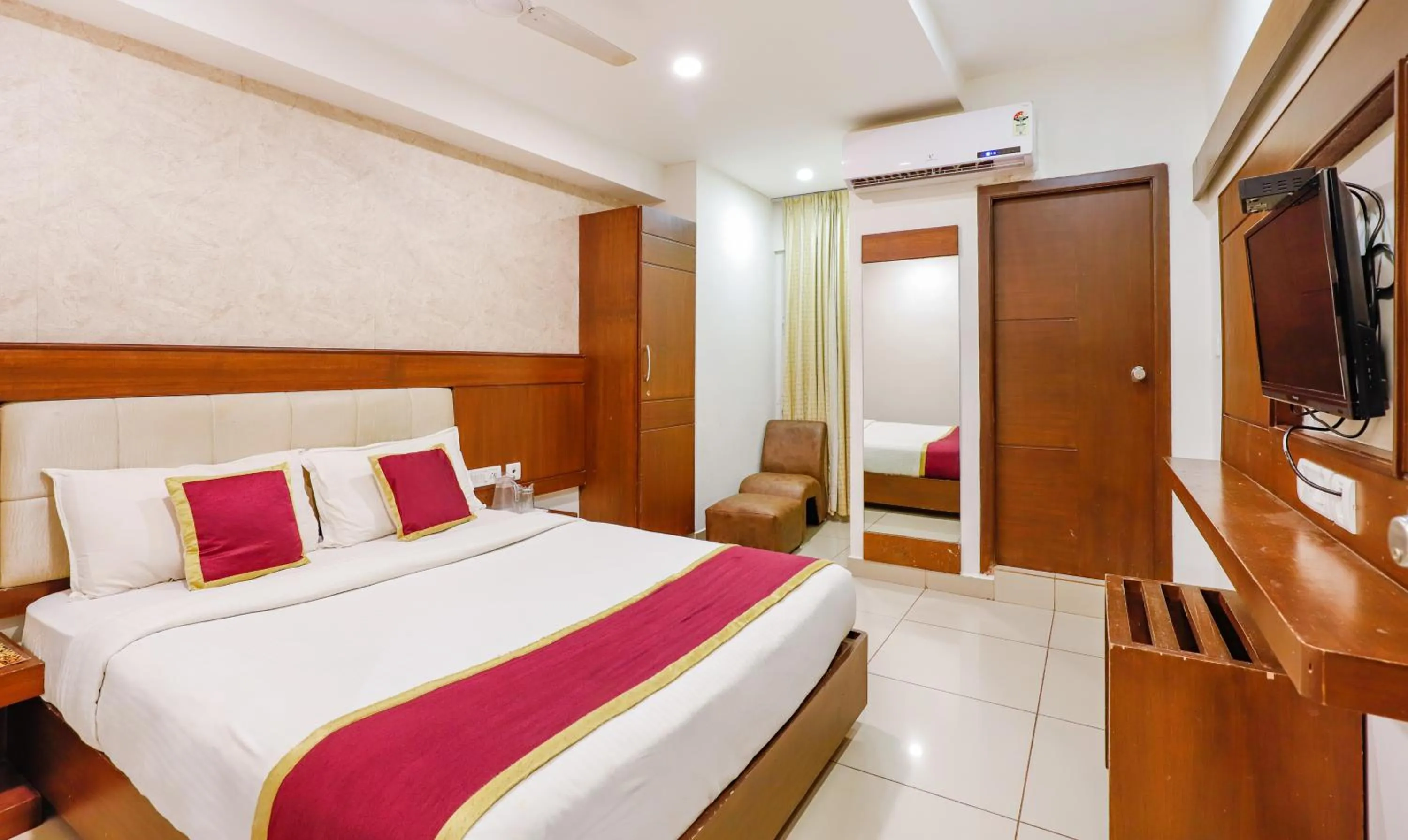 Bed in The Mount City Near US Consulate