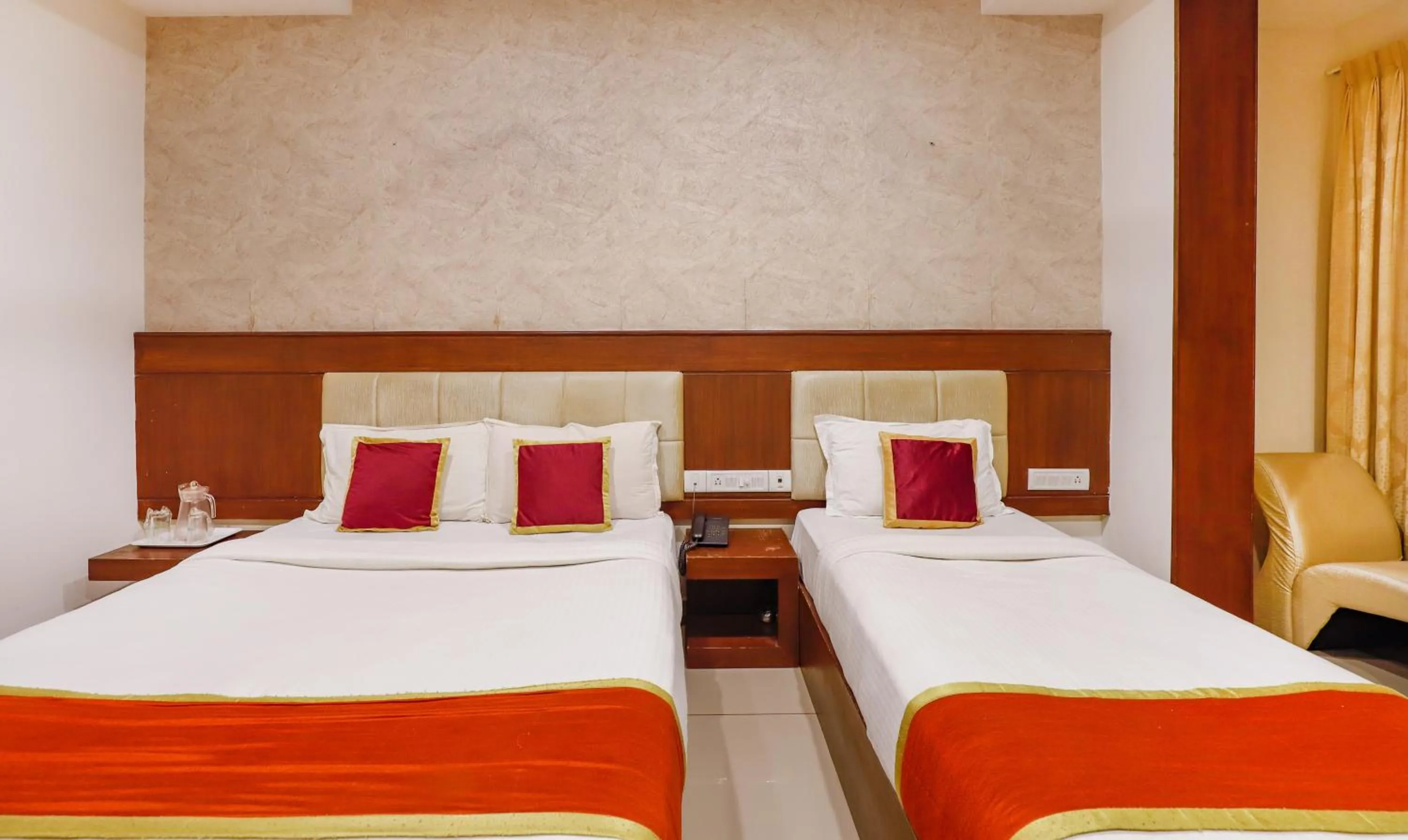 Bed in The Mount City Near US Consulate