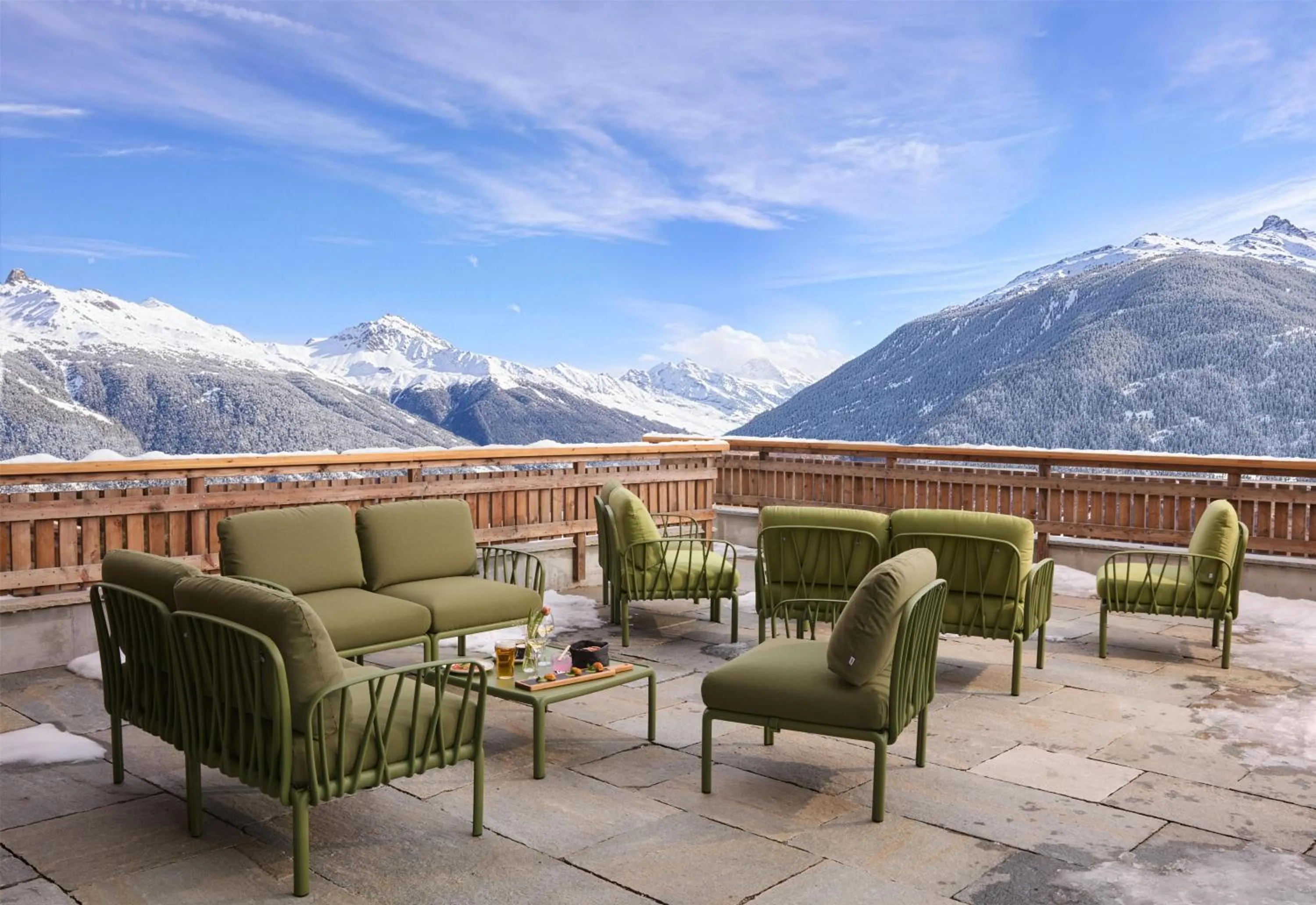 Restaurant/places to eat in Dent Blanche Resort - TemptingPlaces Collection