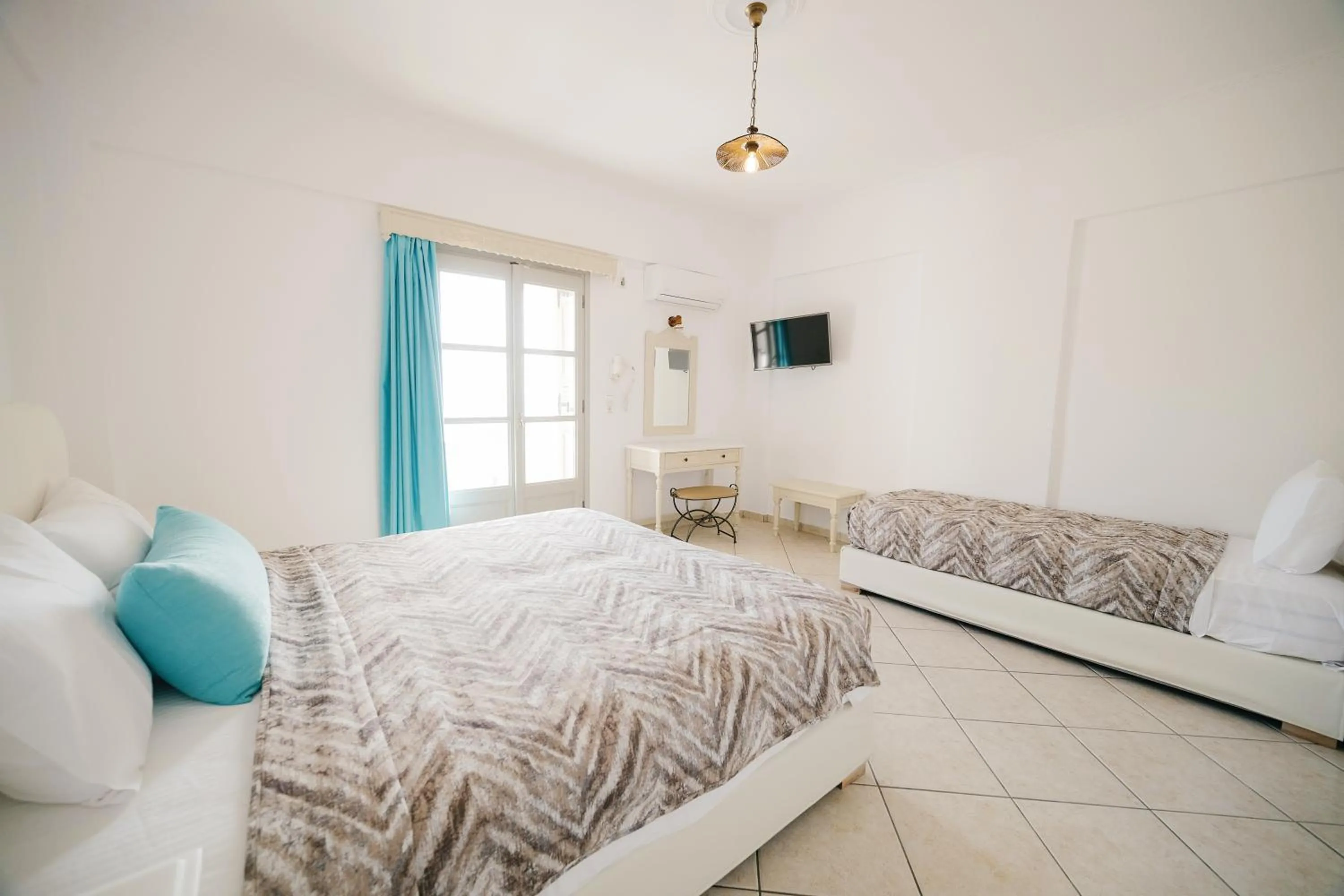 Bedroom, Bed in my life suites