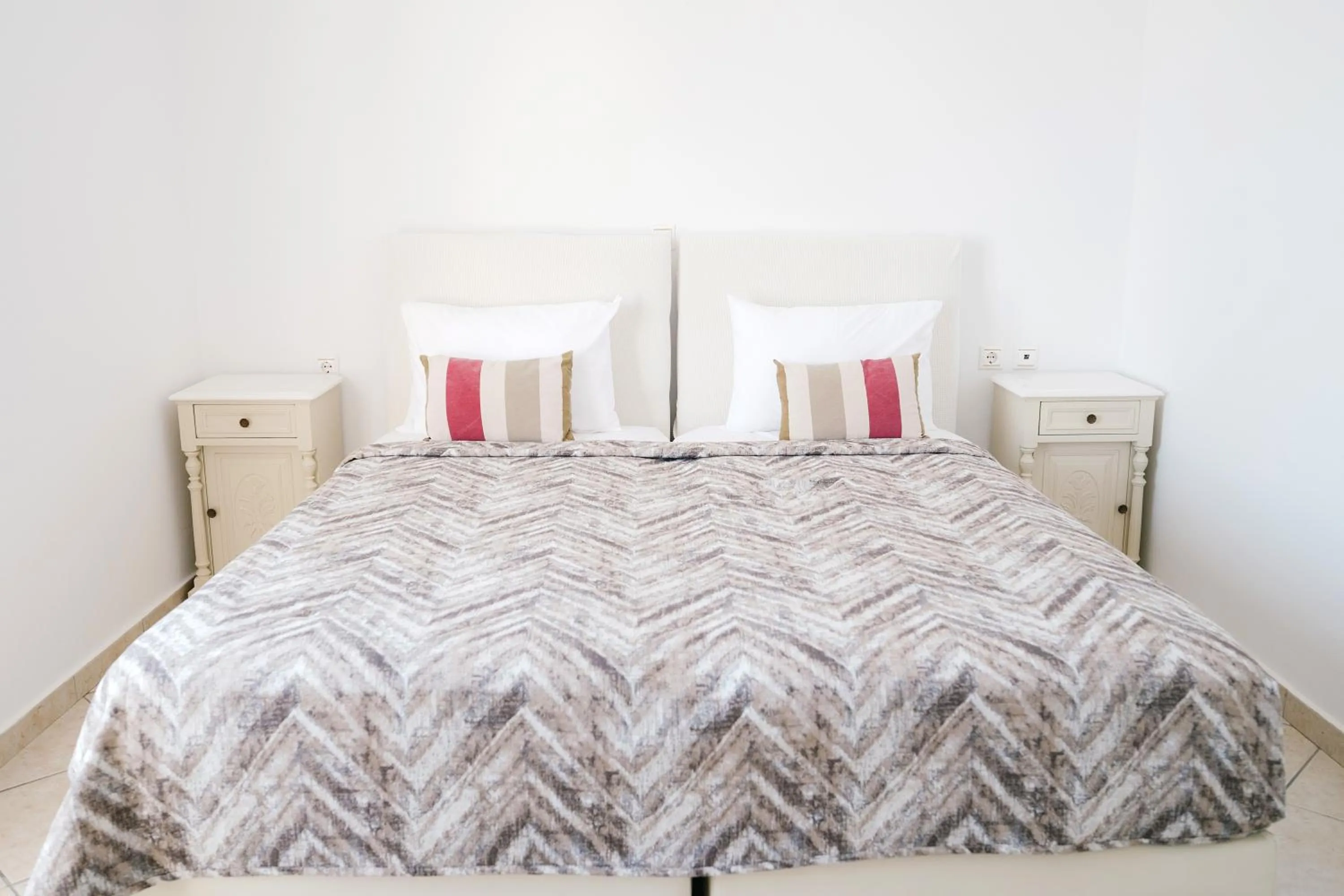 Bedroom, Bed in my life suites