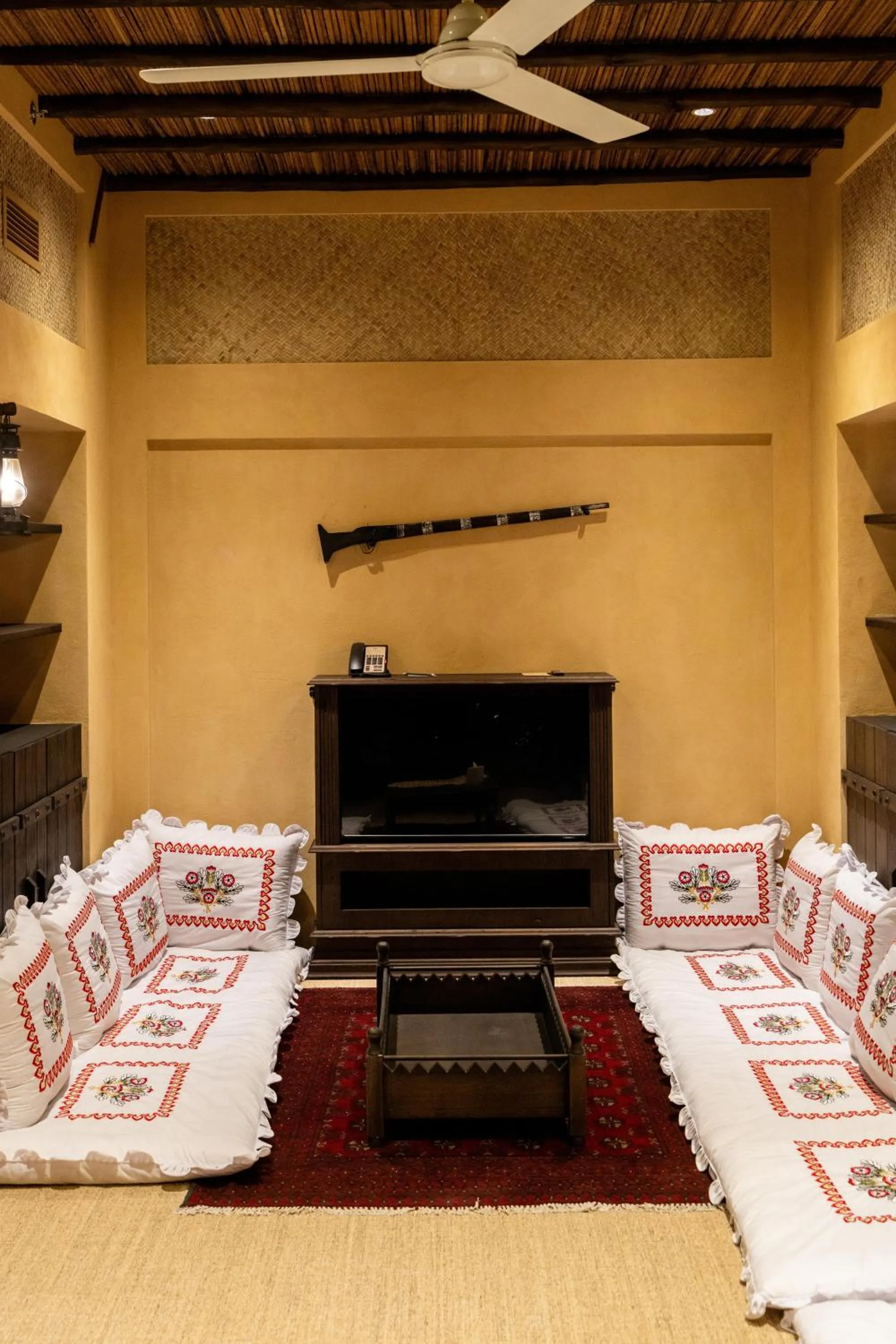 Seating area, Bed in The Luxe Retreat Hotel Apartments